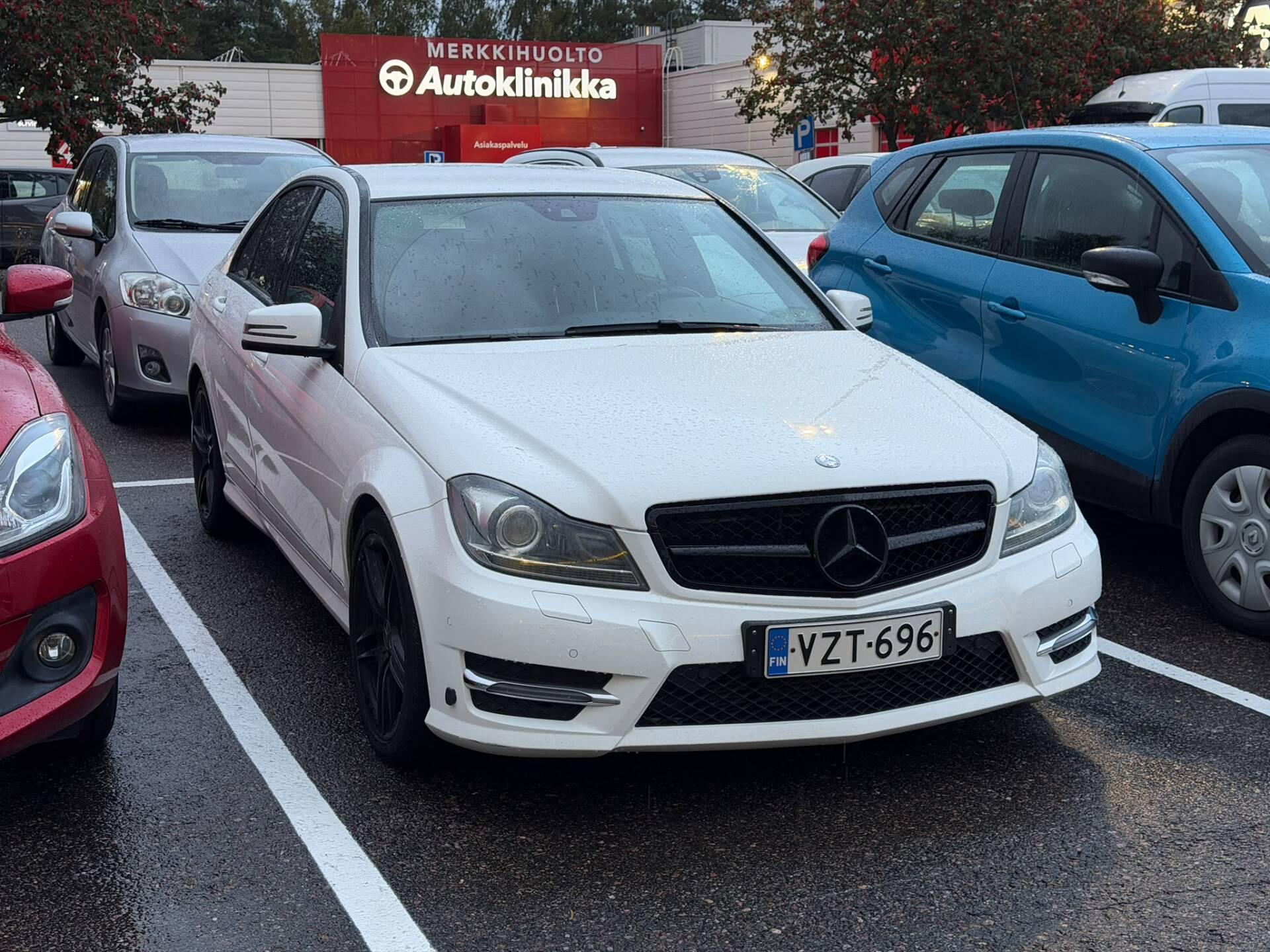Pienoiskuva 3: 2014 Mercedes-Benz C