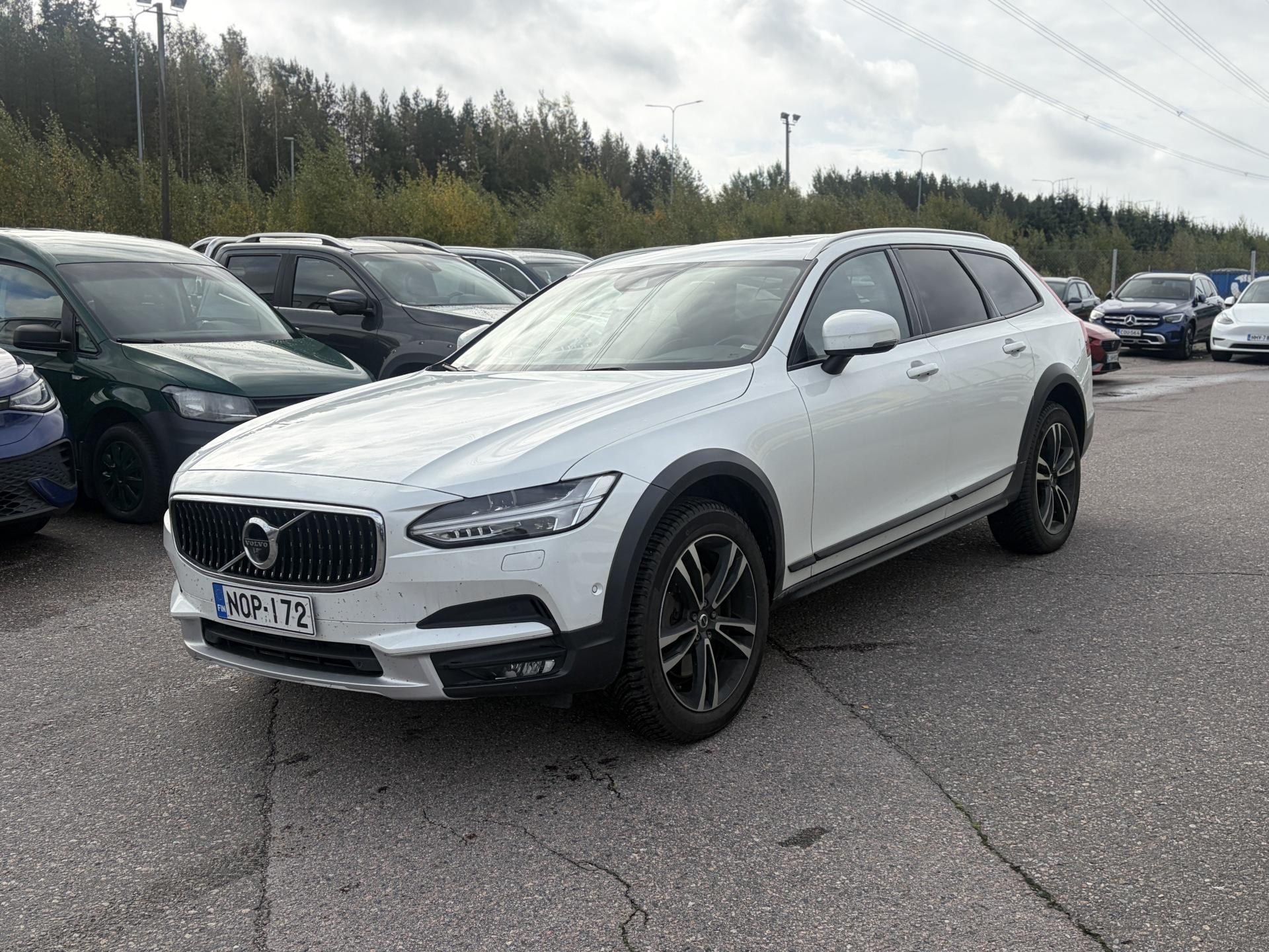 Pienoiskuva 2: 2017 Volvo V90 Cross Country