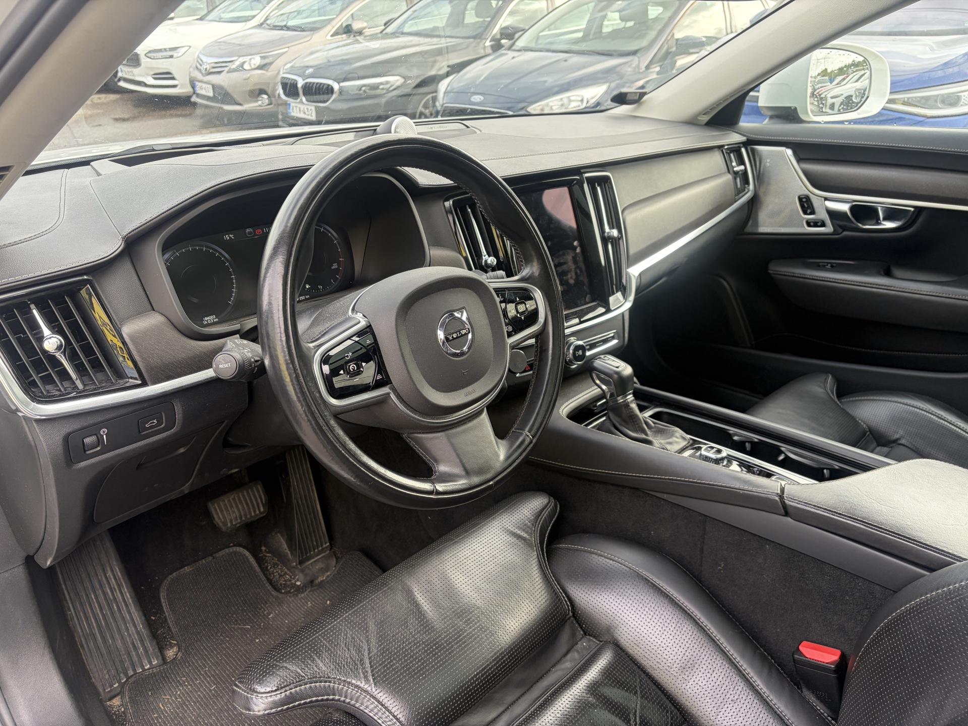 Volvo V90 Cross Country 2017, kuva 6/32