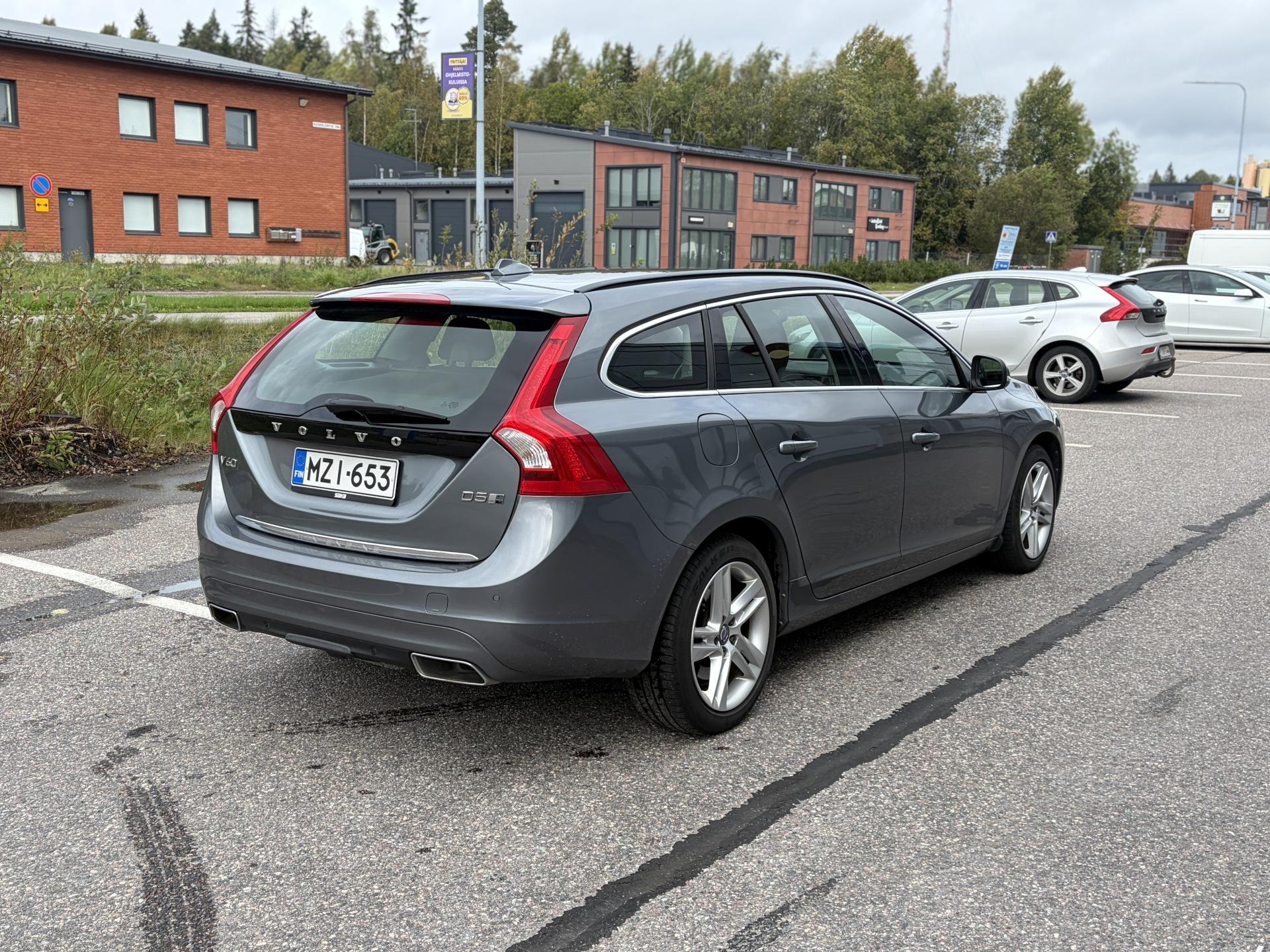 Näytä kaikki kuvat: 2018 Volvo V60