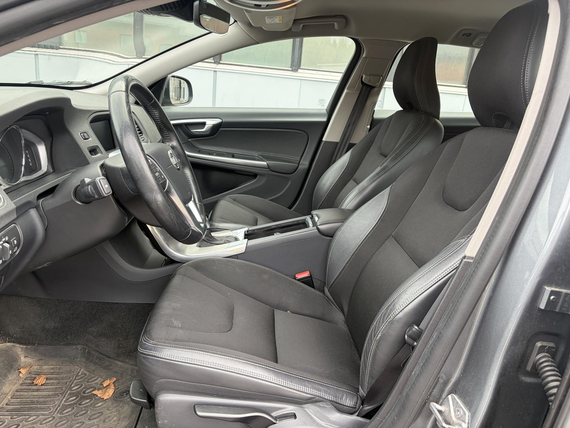 Volvo V60 2018, kuva 7/26