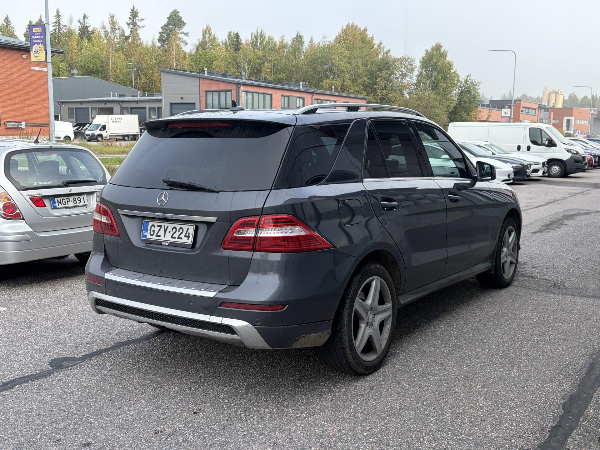 Näytä kaikki kuvat: 2012 Mercedes-Benz ML