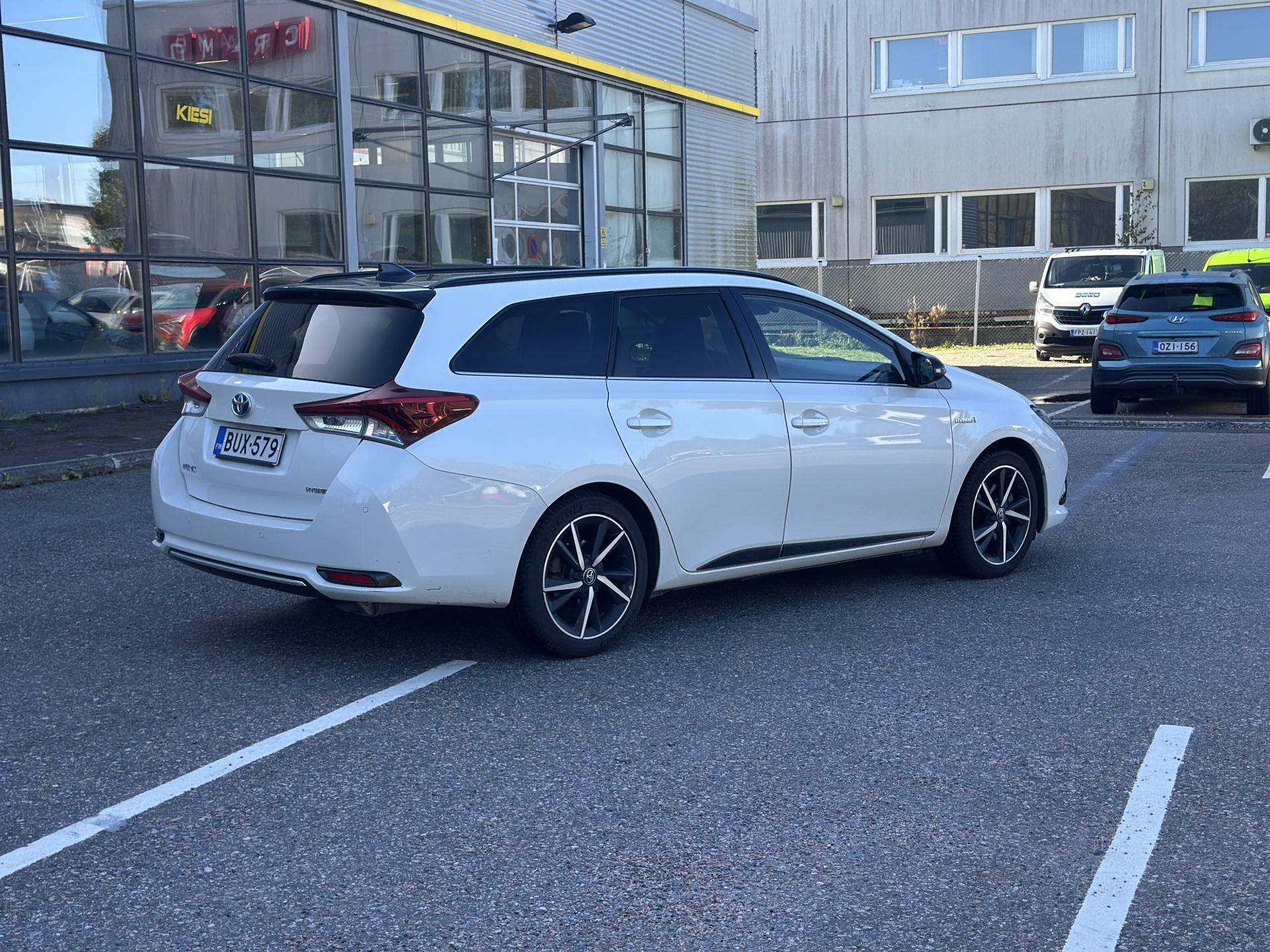 Näytä kaikki kuvat: 2018 Toyota Auris