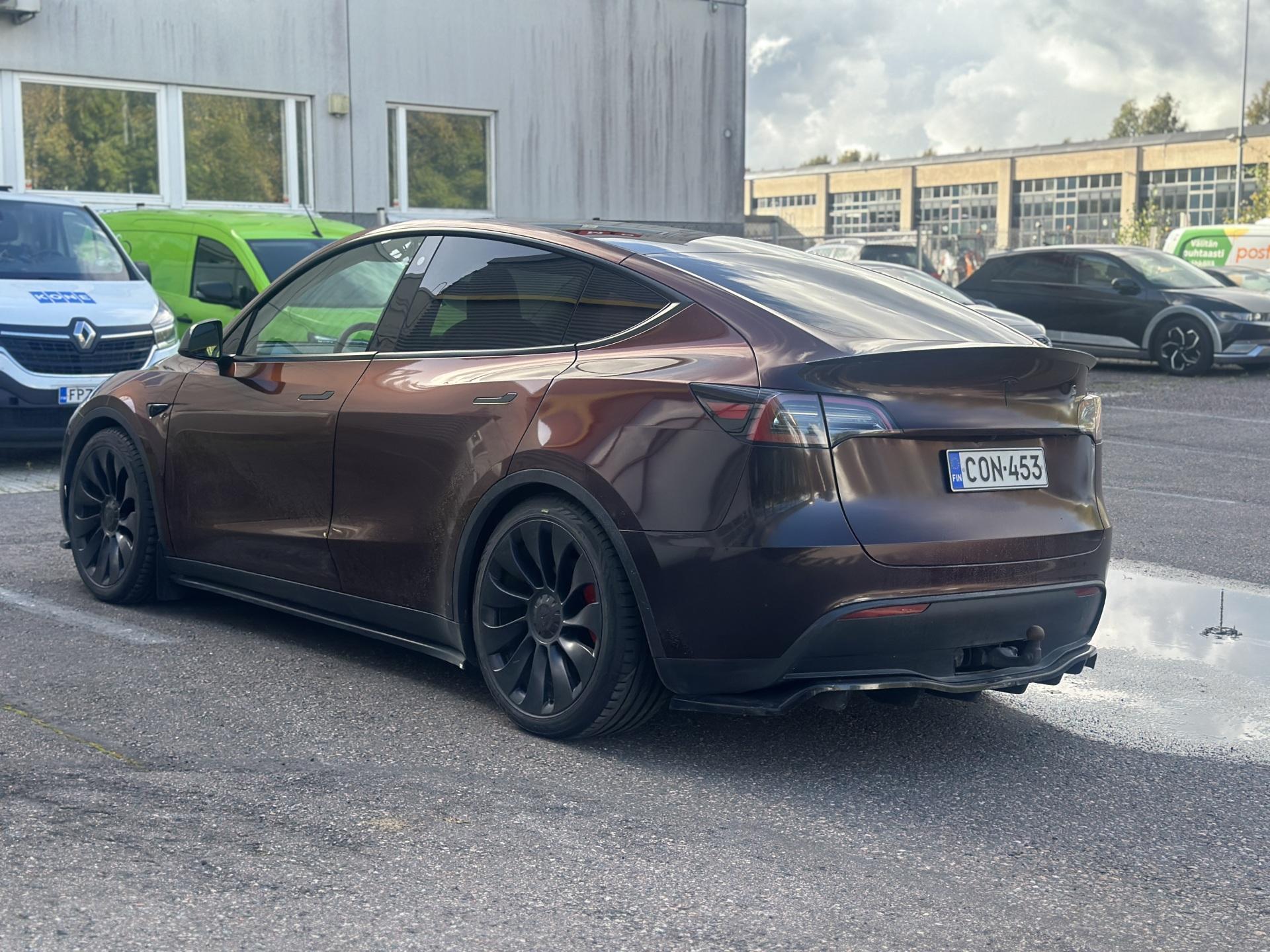 Näytä kaikki kuvat: 2023 Tesla Model Y