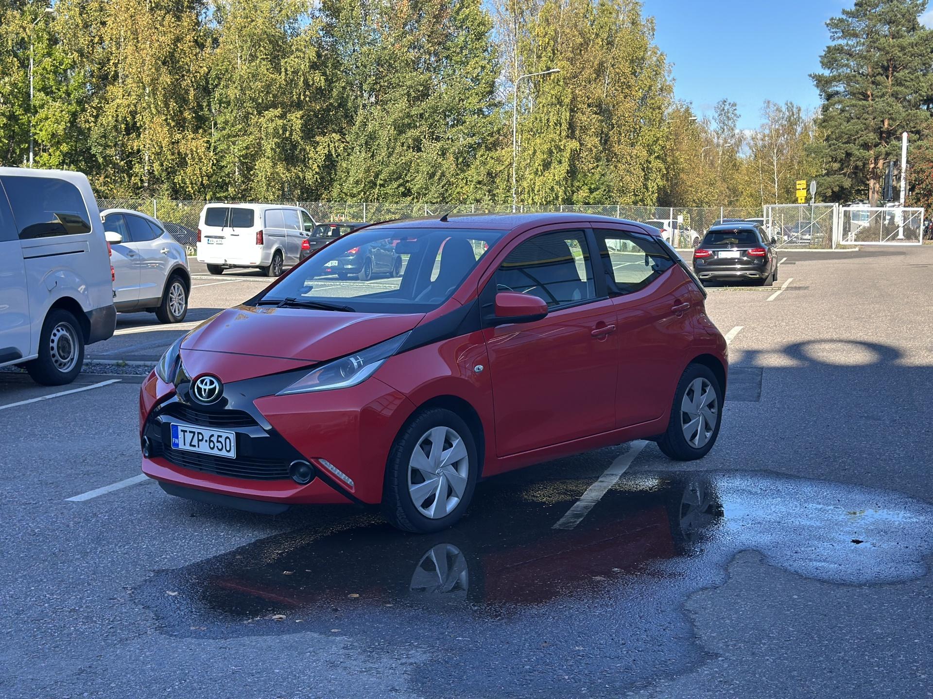 Pienoiskuva 3: 2015 Toyota Aygo