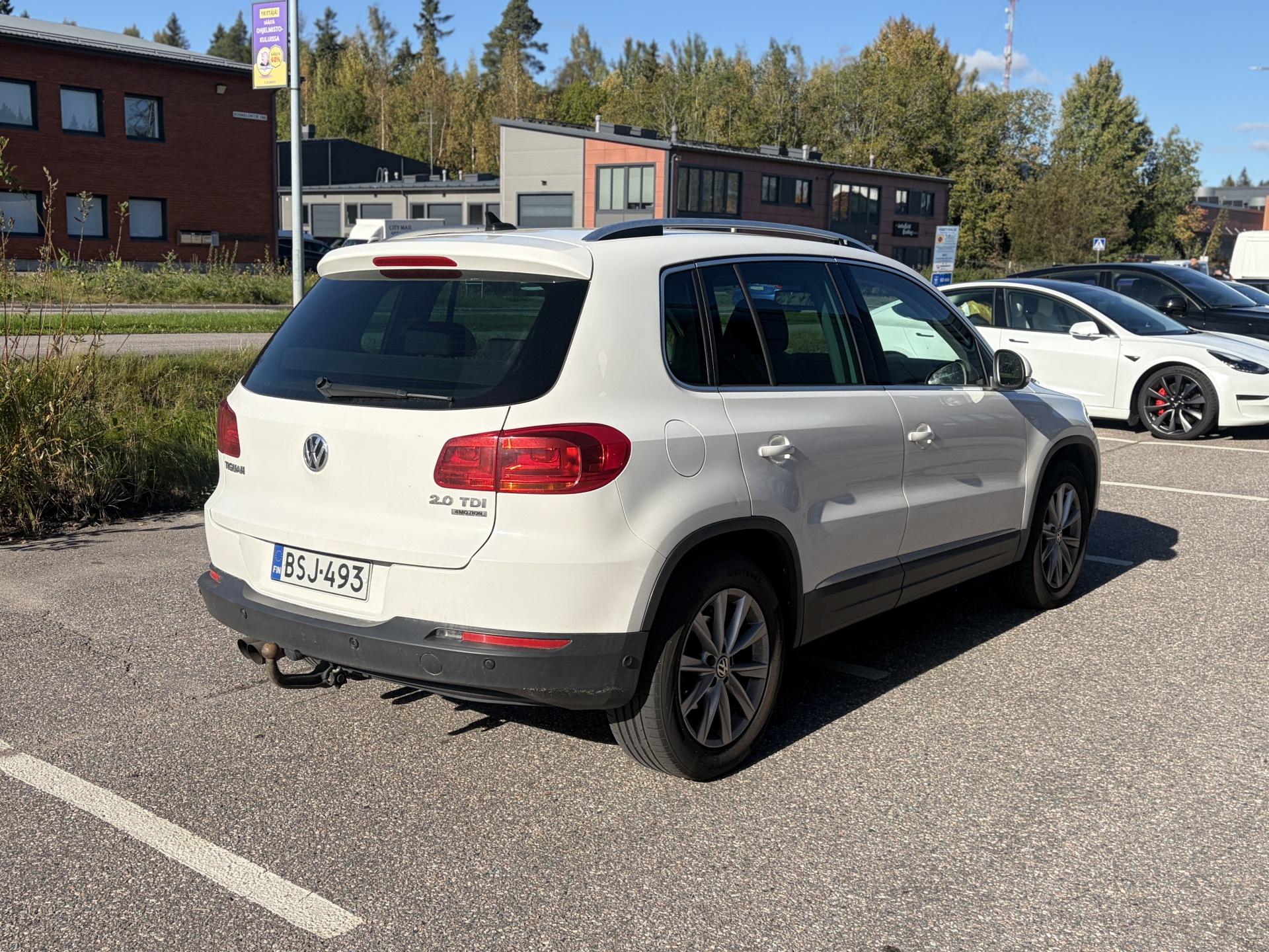 Näytä kaikki kuvat: 2012 Volkswagen Tiguan