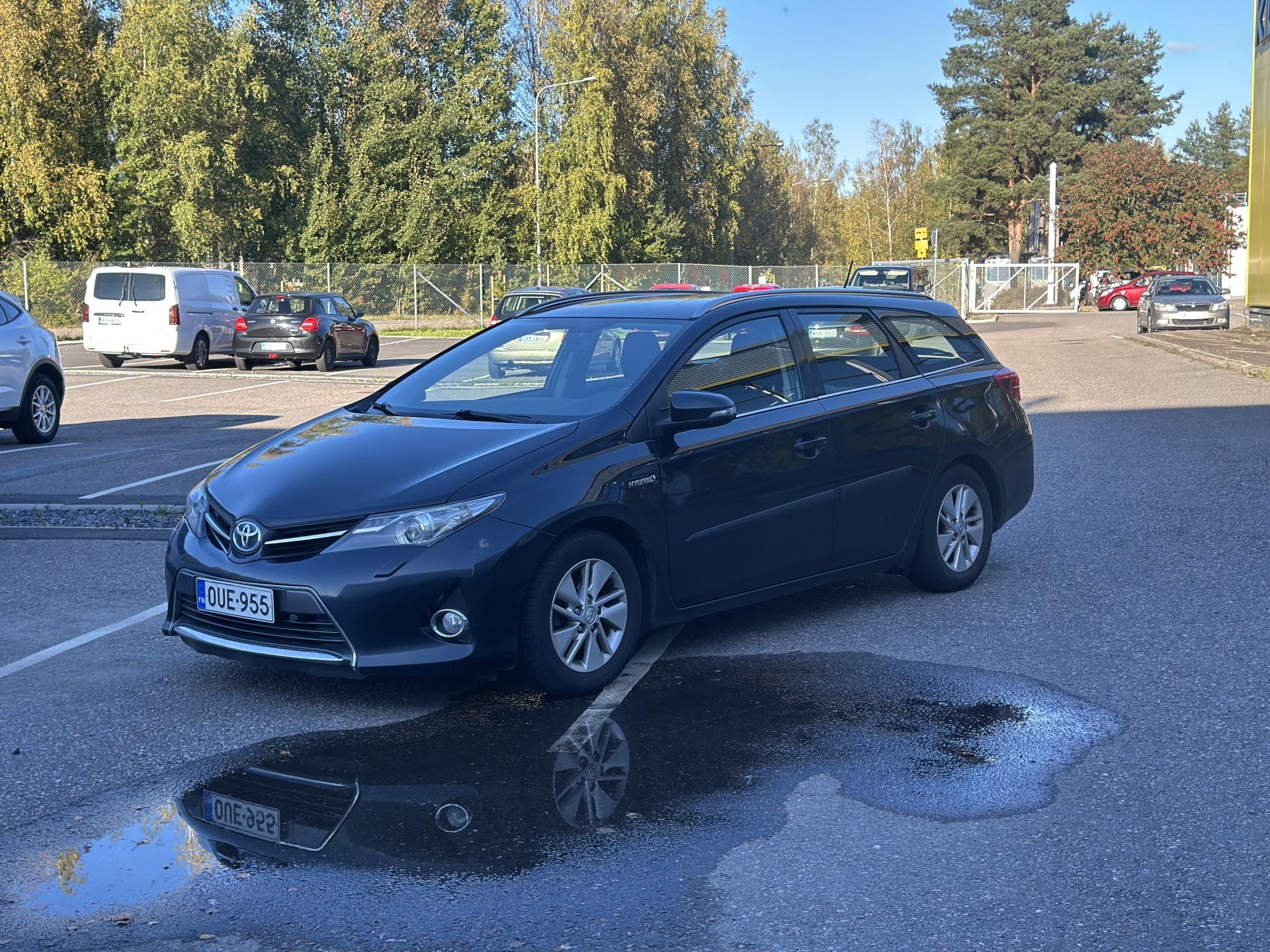 Pienoiskuva 3: 2013 Toyota Auris