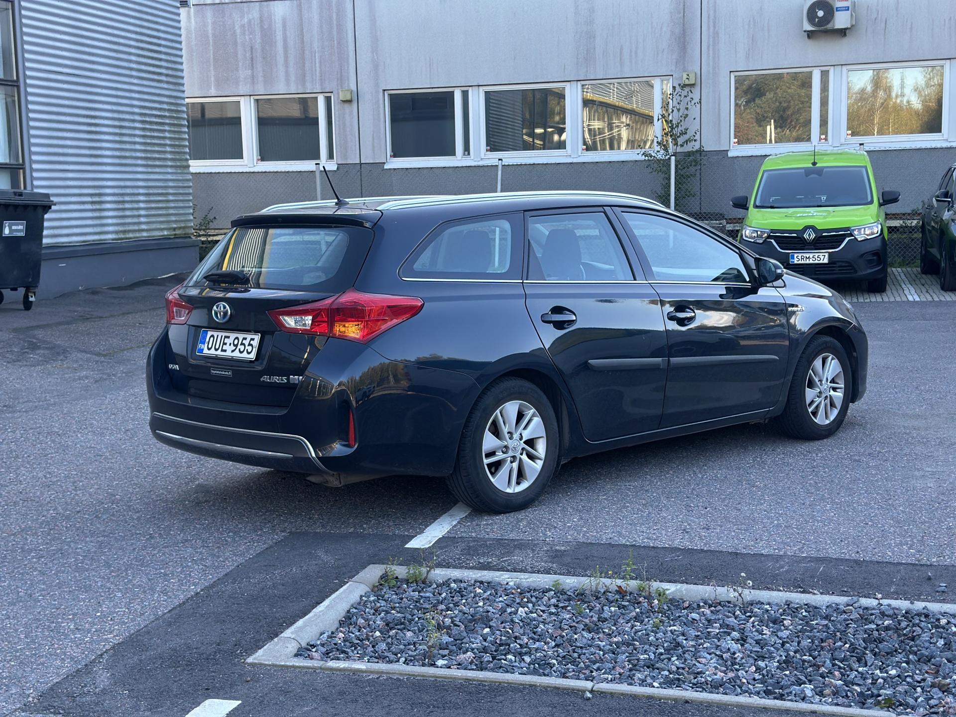 Näytä kaikki kuvat: 2013 Toyota Auris