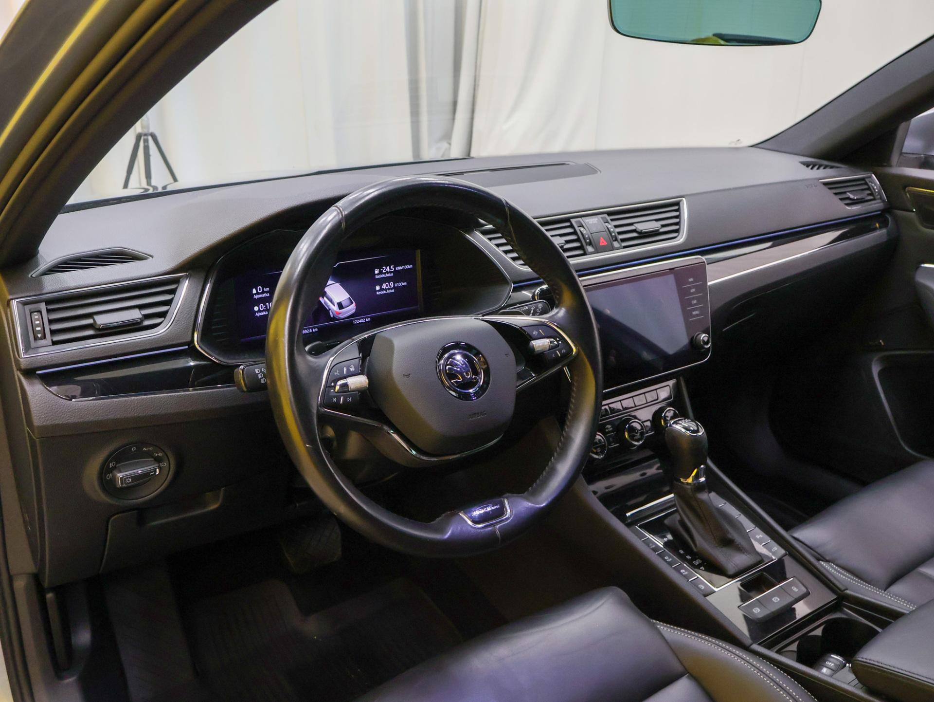 Skoda Superb 2020, kuva 7/39