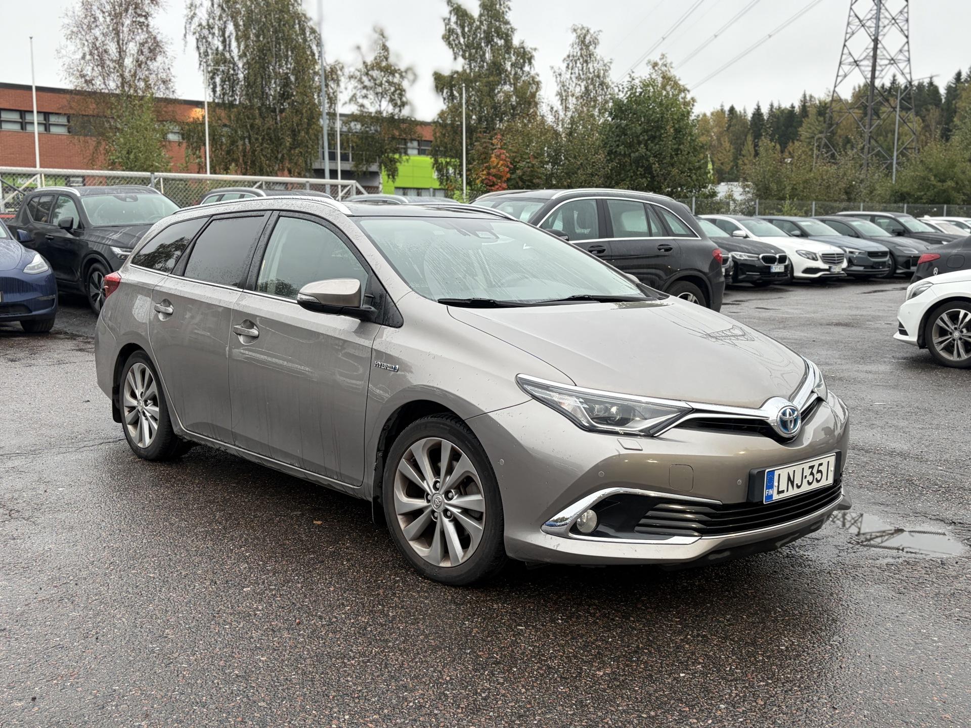 Pienoiskuva 3: 2016 Toyota Auris