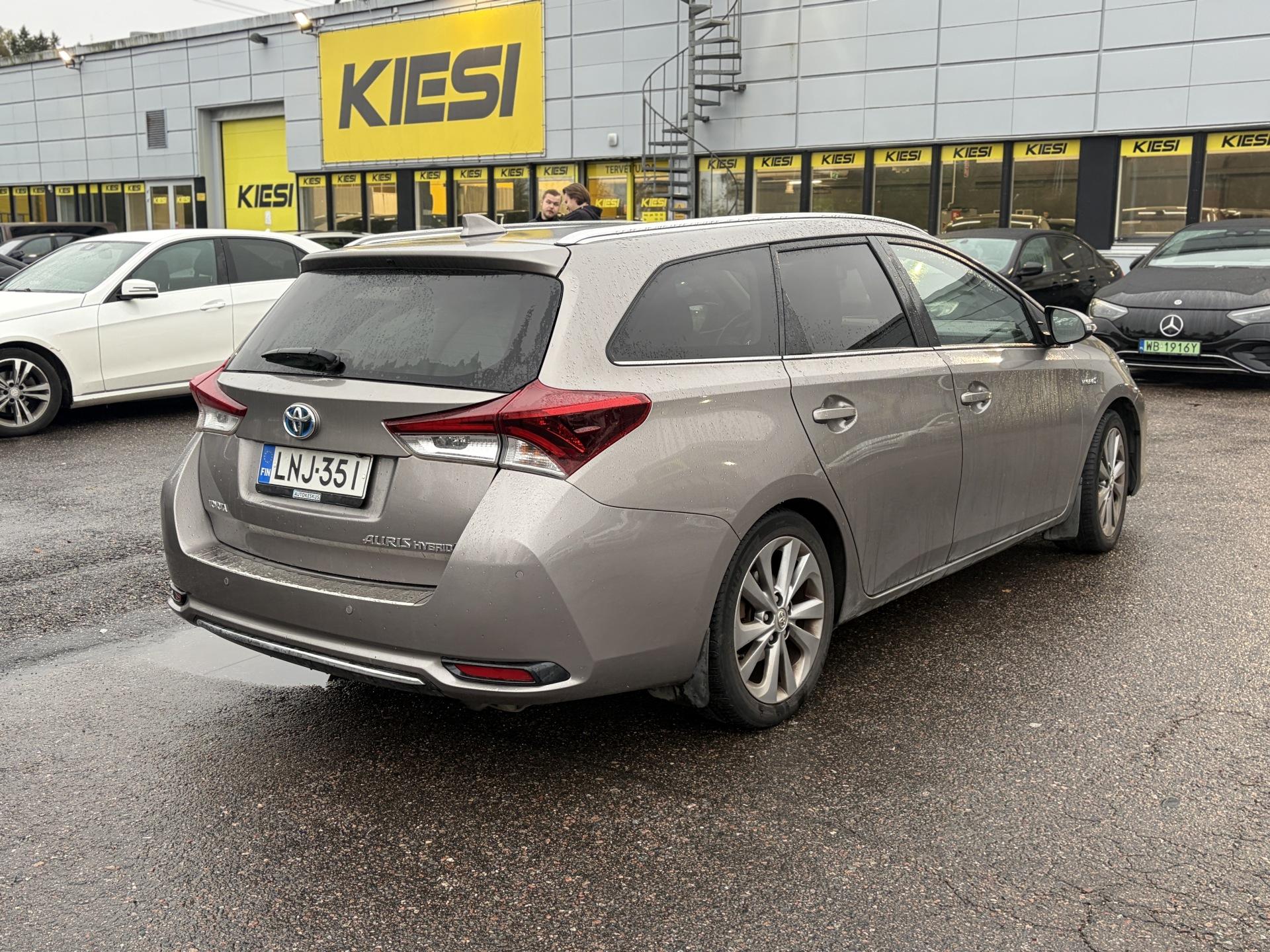 Näytä kaikki kuvat: 2016 Toyota Auris