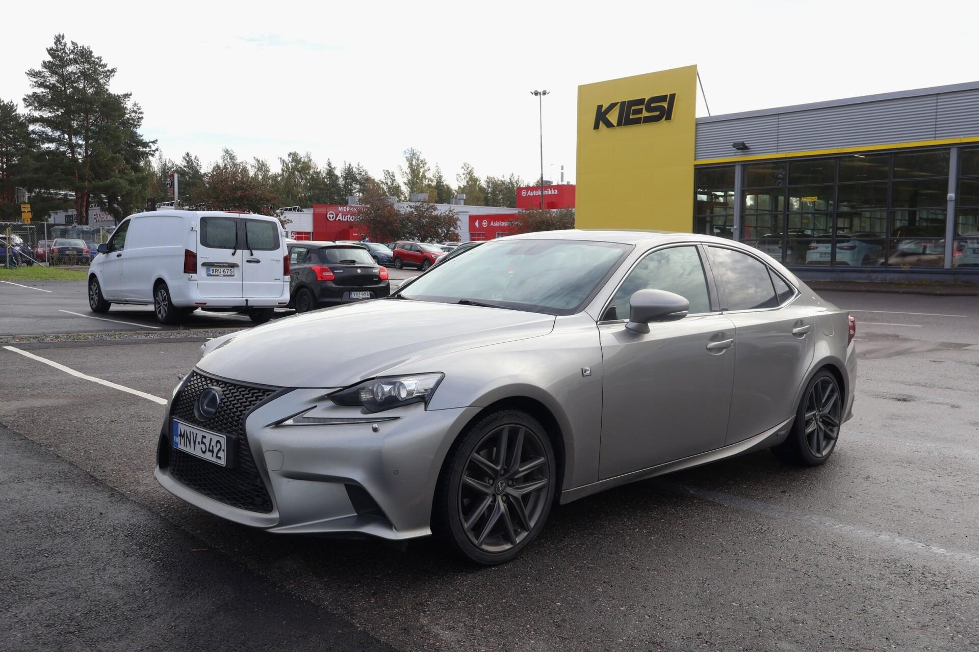 Pienoiskuva 3: 2013 Lexus IS