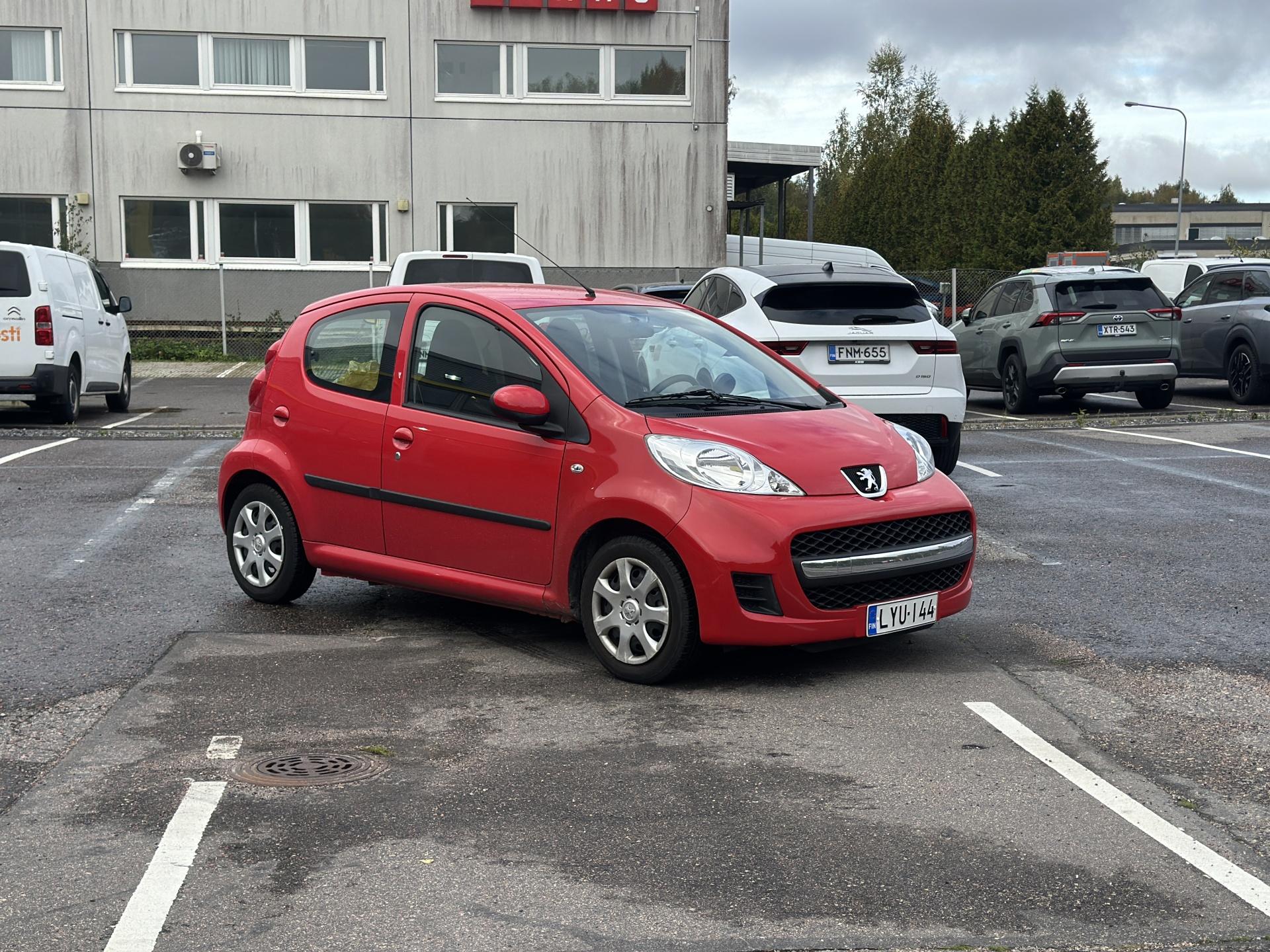 Pienoiskuva 3: 2009 Peugeot 107