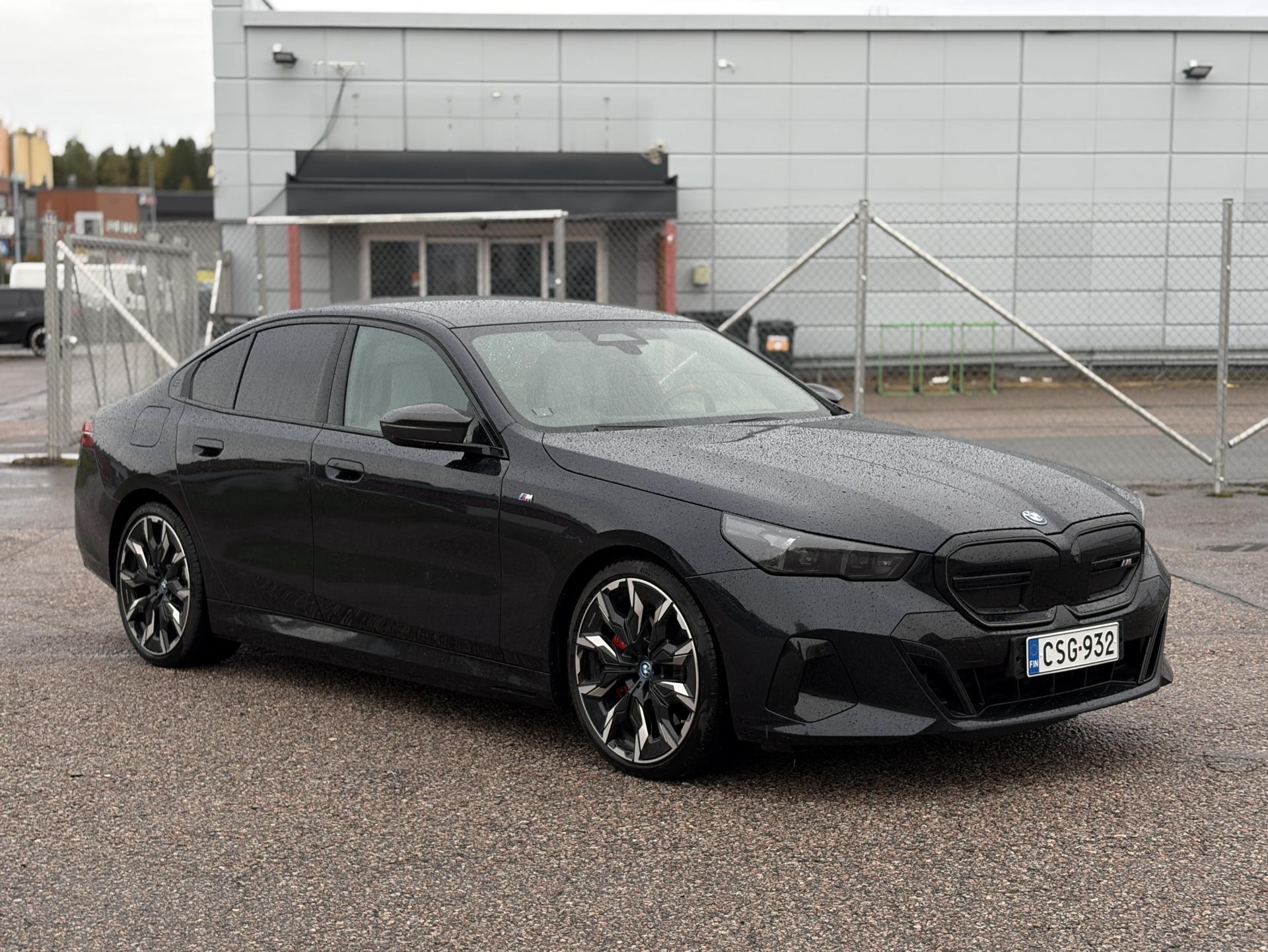 Pienoiskuva 3: 2024 BMW i5 M60