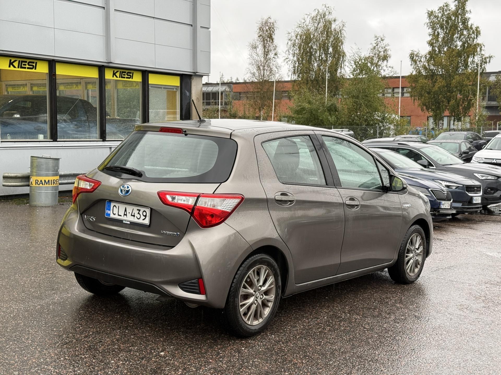 Näytä kaikki kuvat: 2017 Toyota Yaris