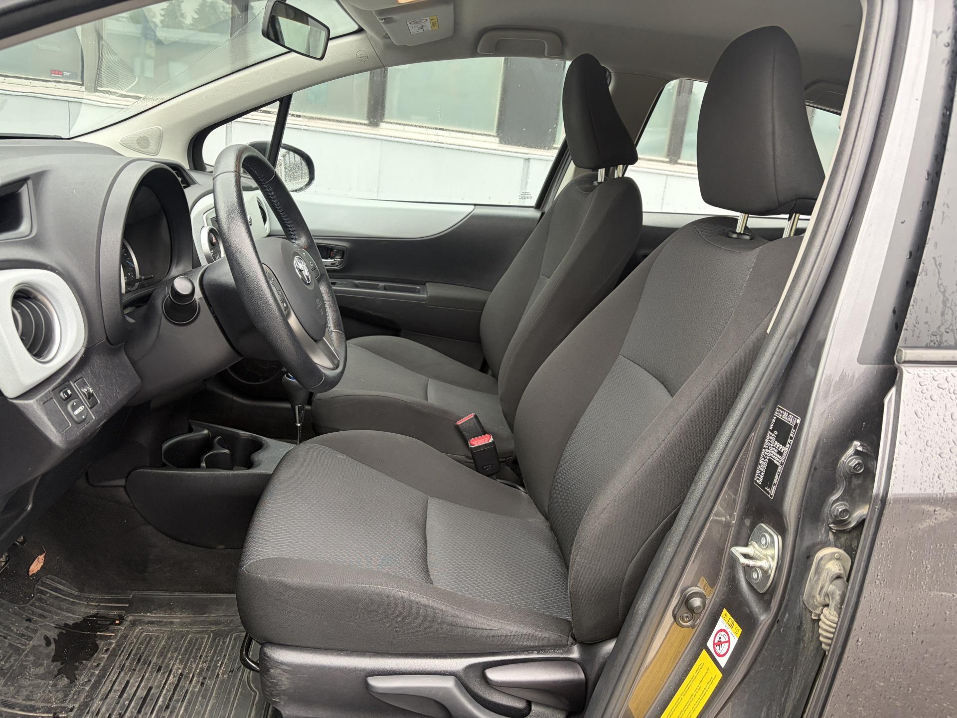 Toyota Yaris Hybrid Active 5ov 2013, kuva 6/24