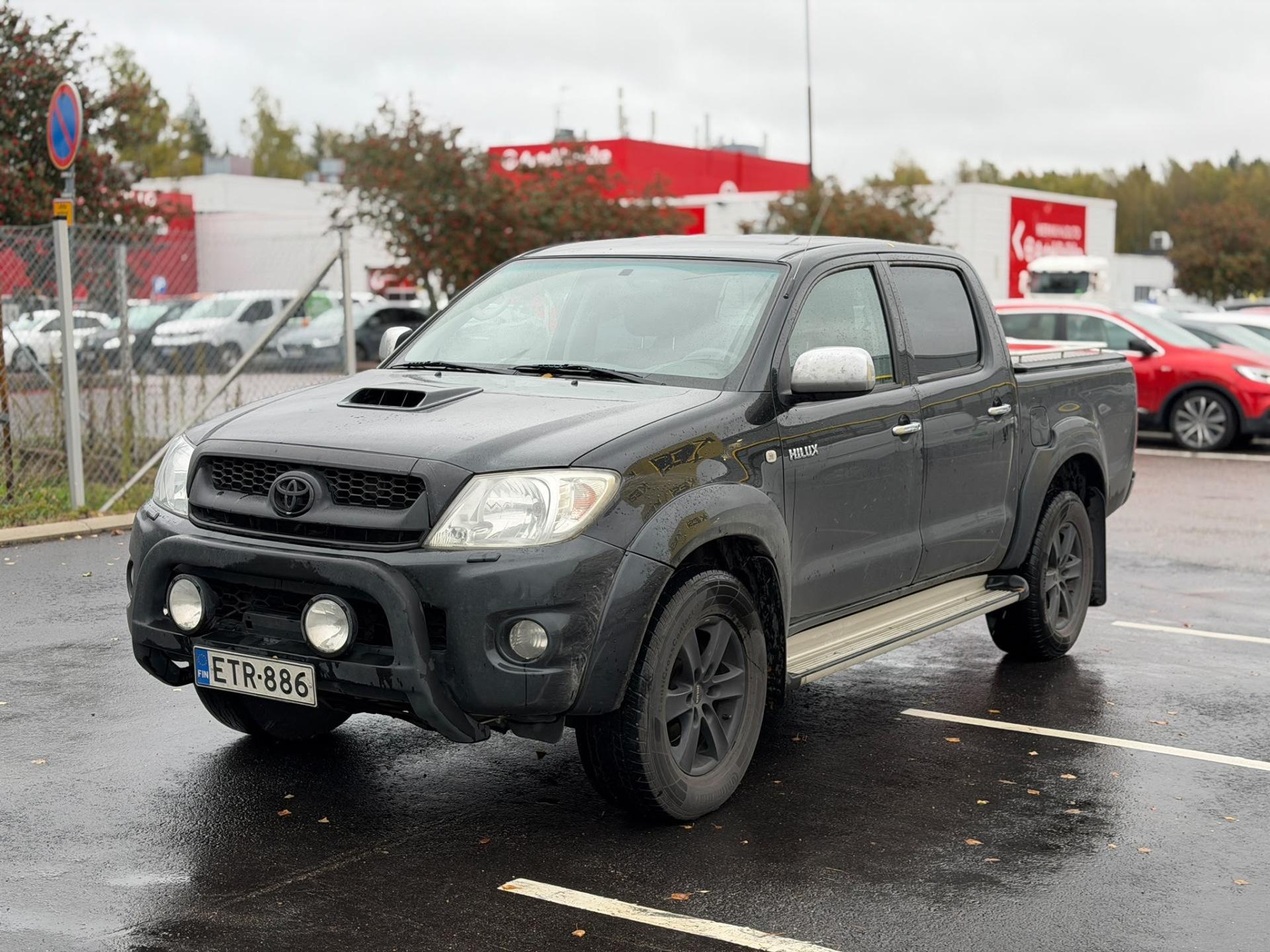 Pienoiskuva 3: 2010 Toyota Hilux