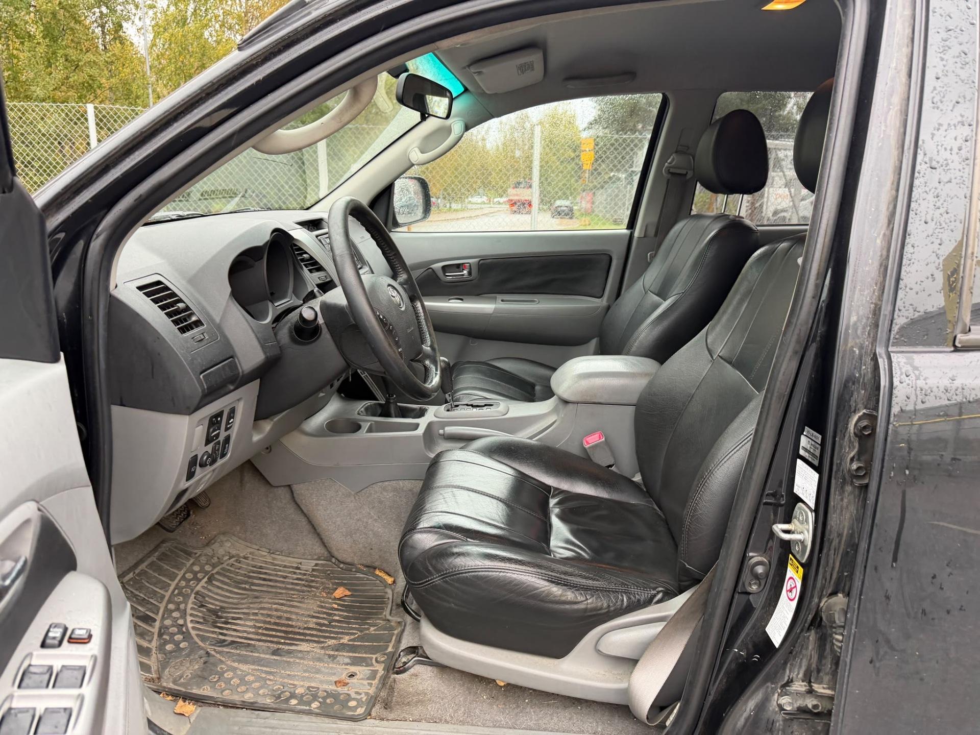 Toyota Hilux 2010, photo 7/24