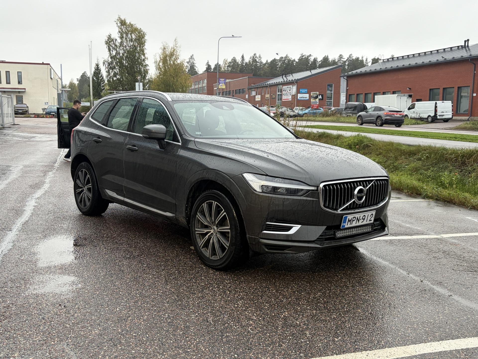 Pienoiskuva 3: 2021 Volvo XC60