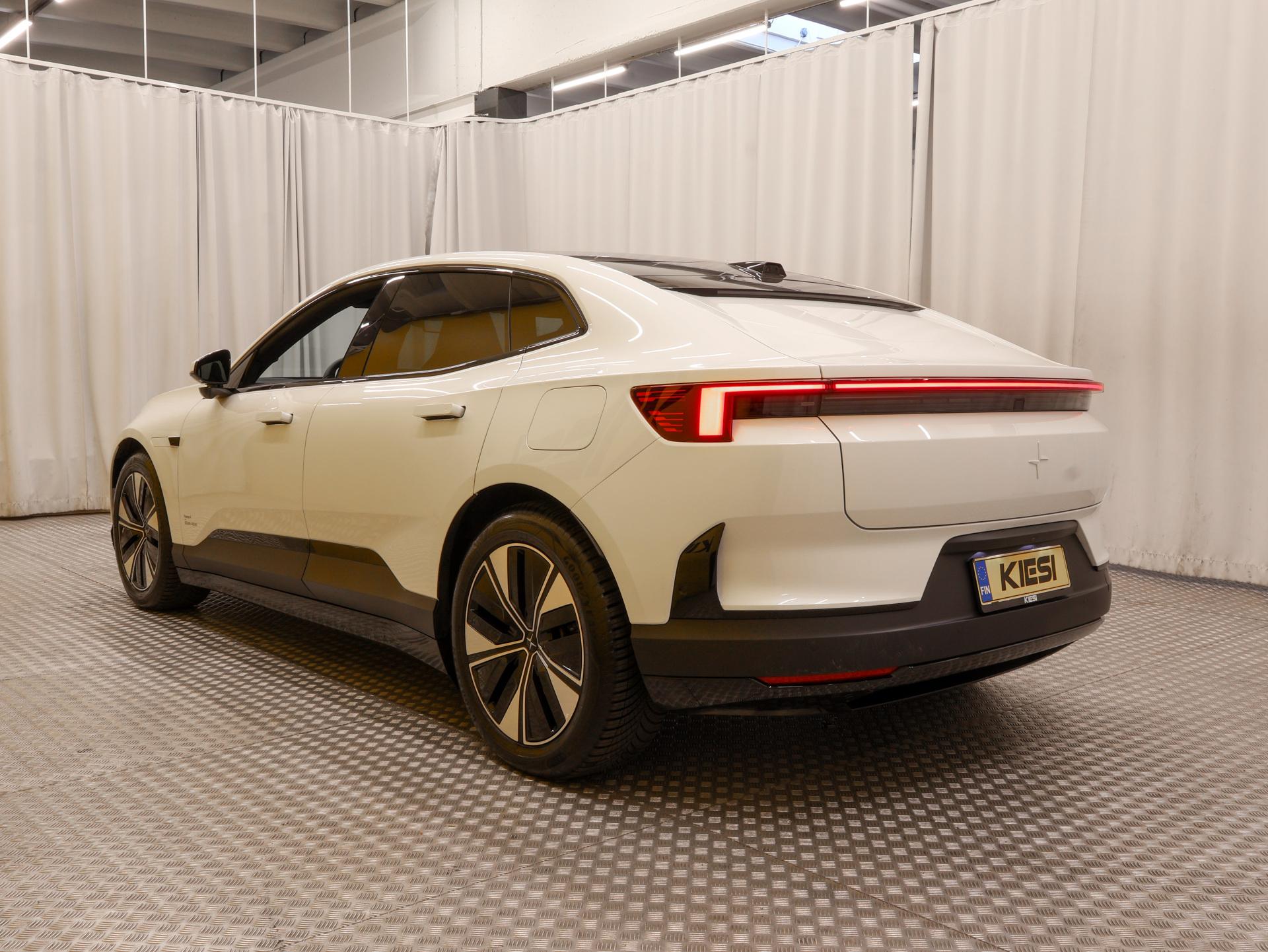 Näytä kaikki kuvat: 2026 Polestar 4