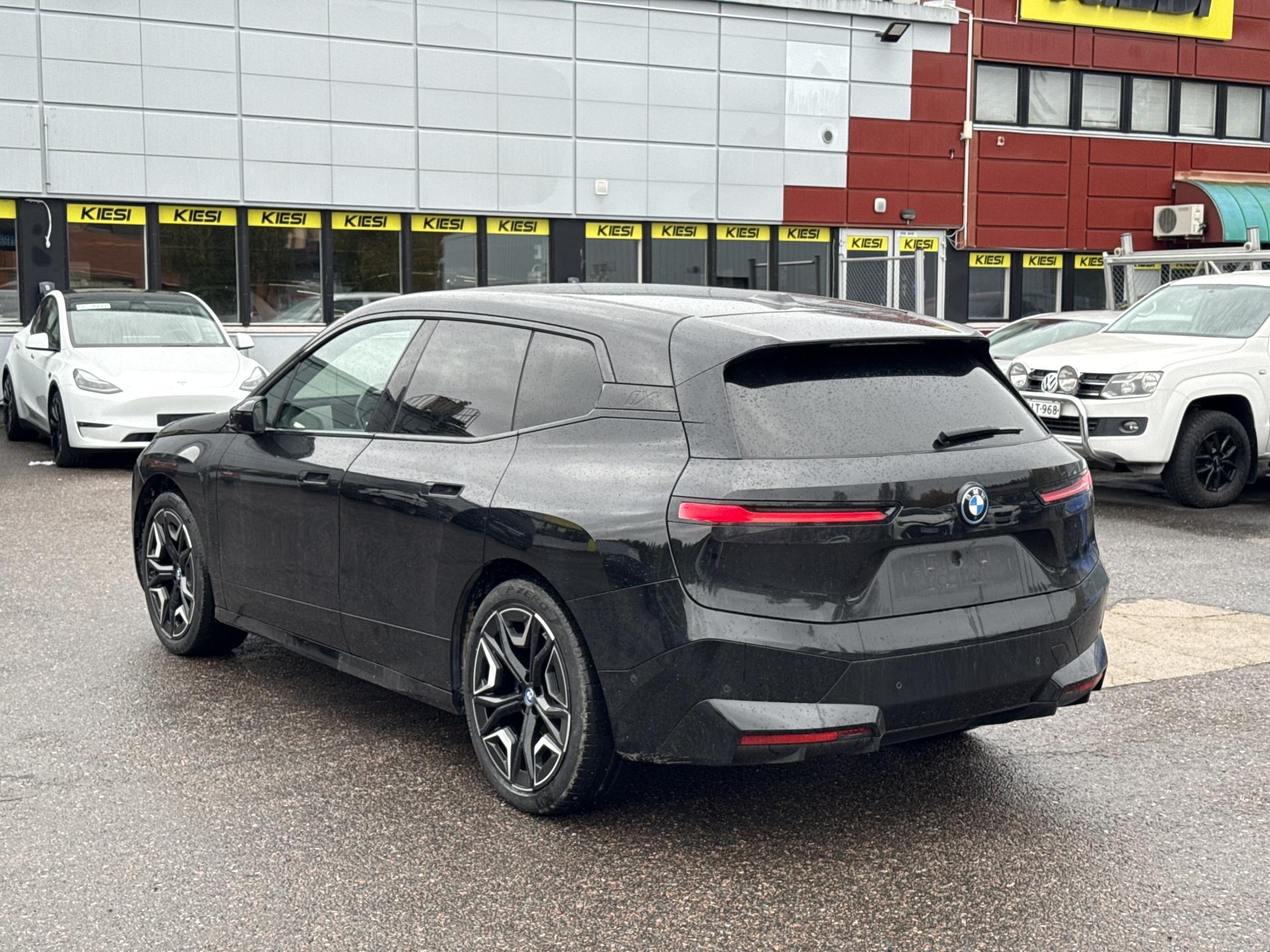 Näytä kaikki kuvat: 2022 BMW iX