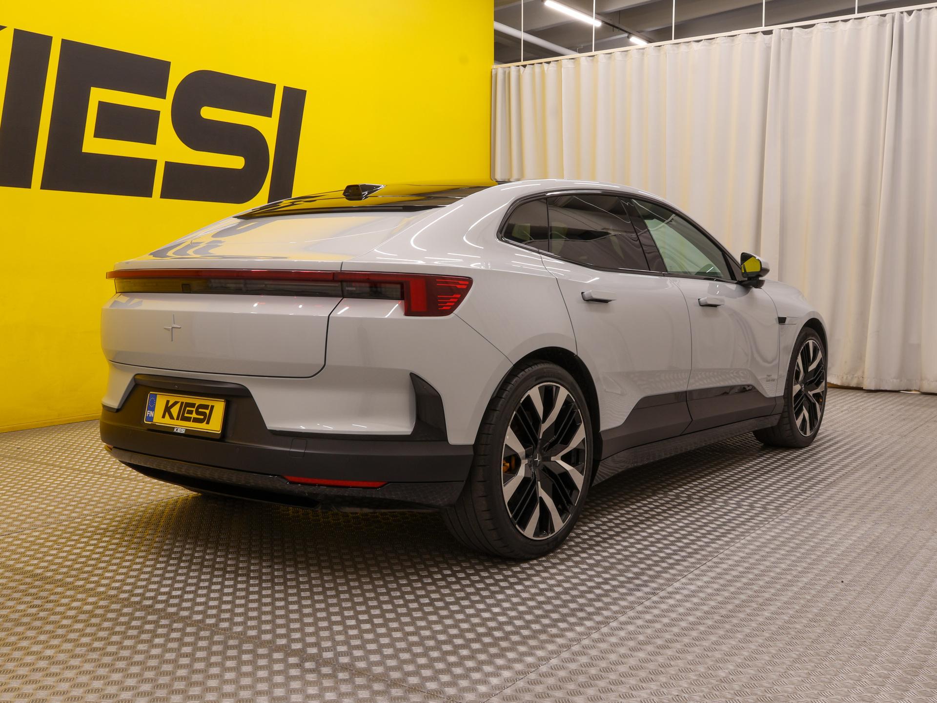Pienoiskuva 3: 2025 Polestar 4