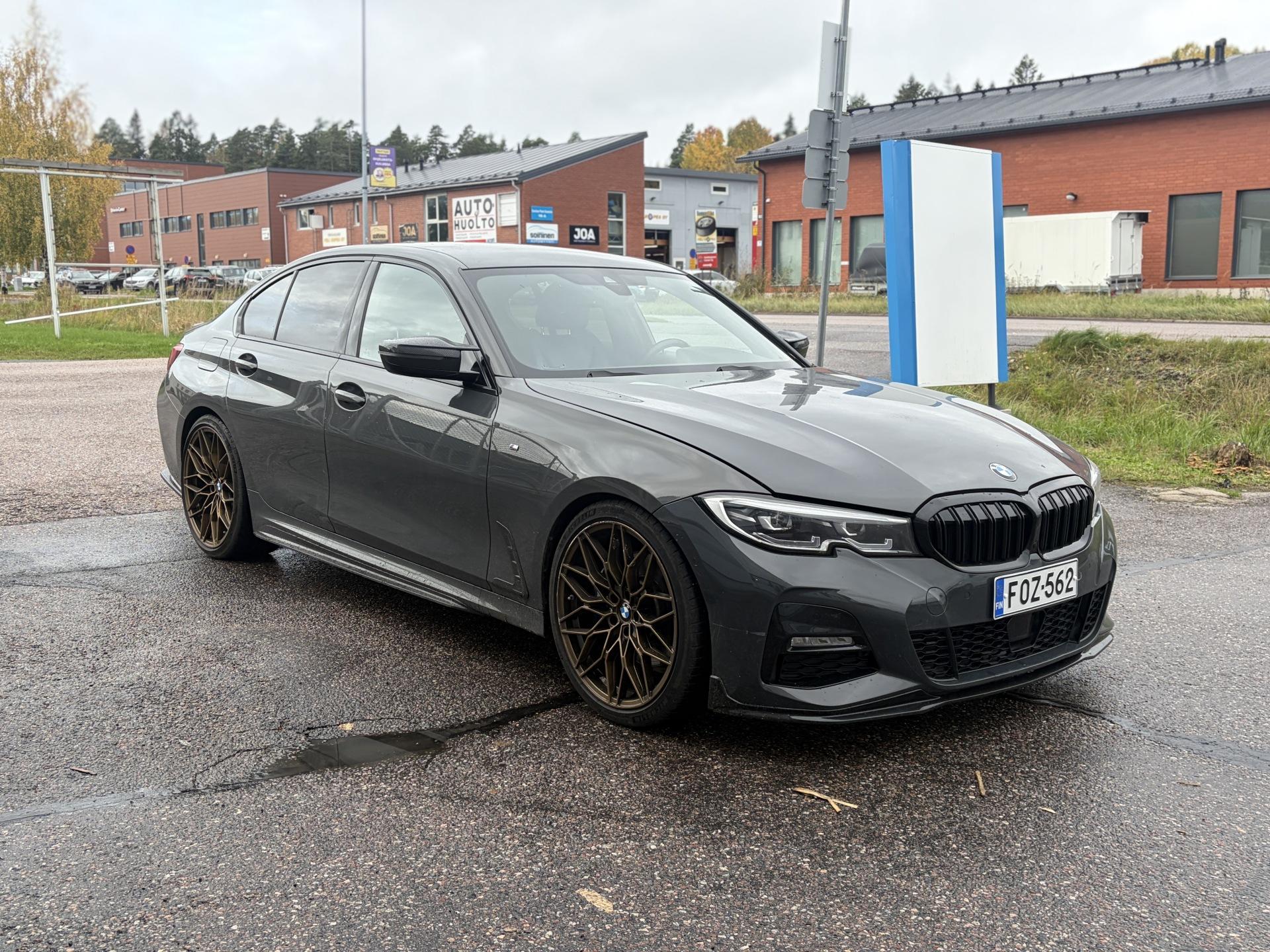 Pienoiskuva 3: 2020 BMW 330