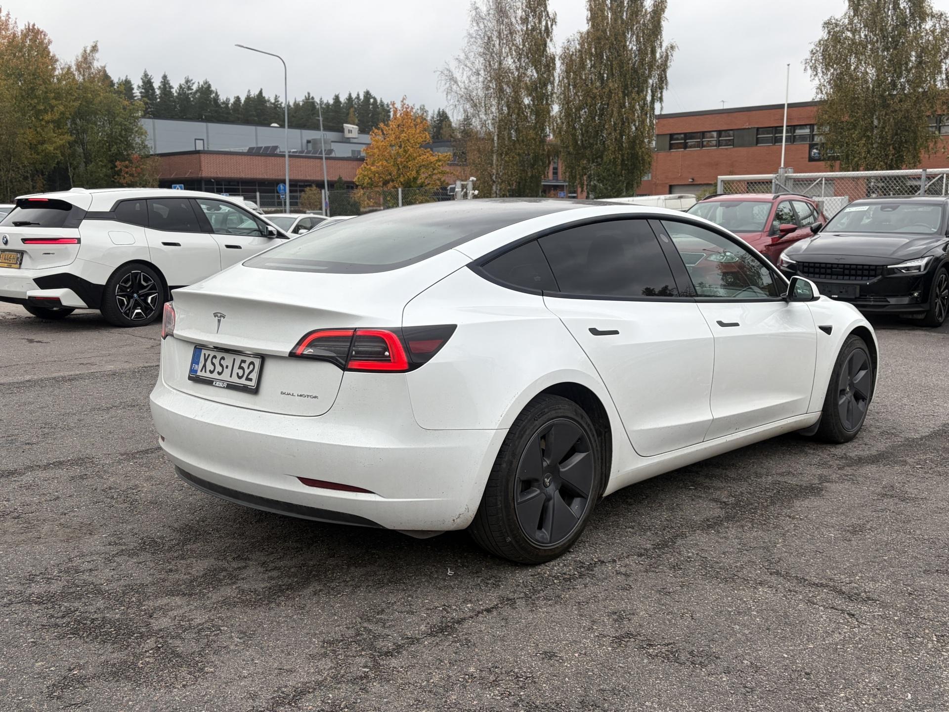 Näytä kaikki kuvat: 2022 Tesla Model 3