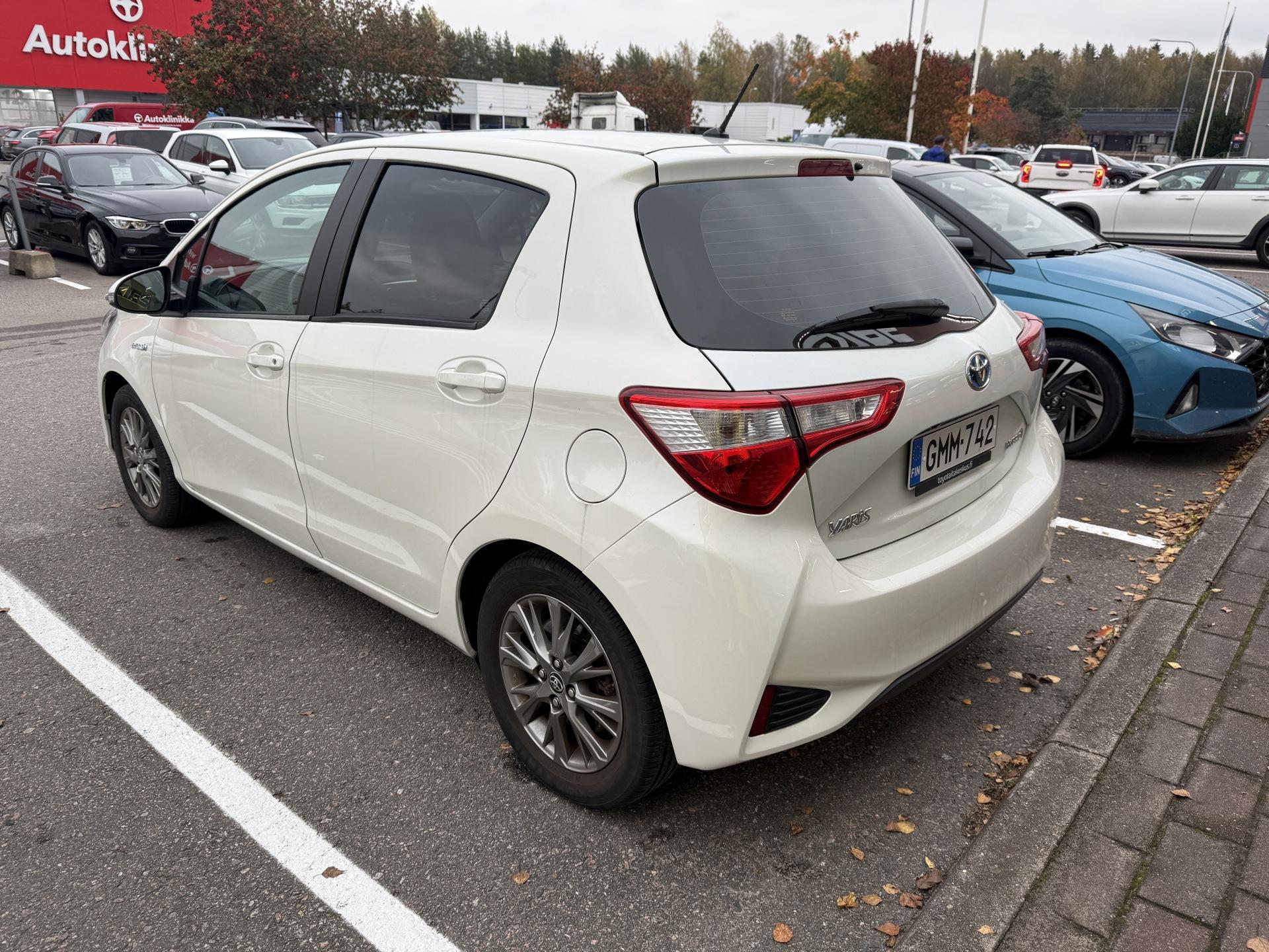 Näytä kaikki kuvat: 2017 Toyota Yaris