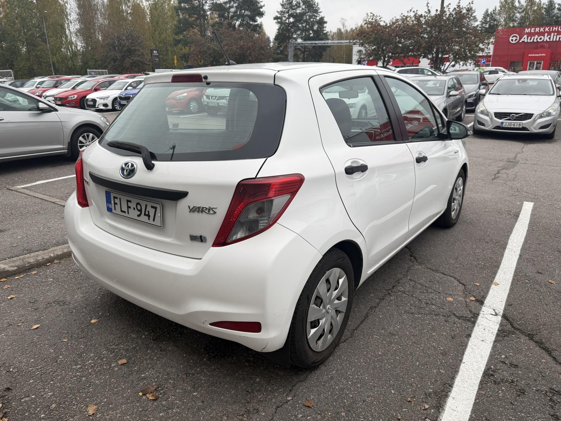 Toyota Yaris Hybrid Active 5ov 2013, photo 5/16