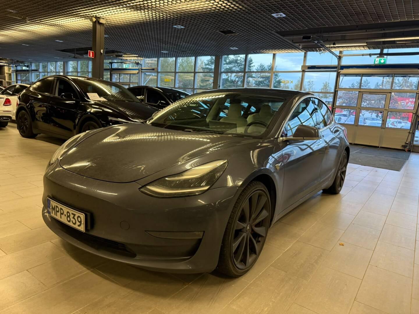 Pienoiskuva 3: 2019 Tesla Model 3