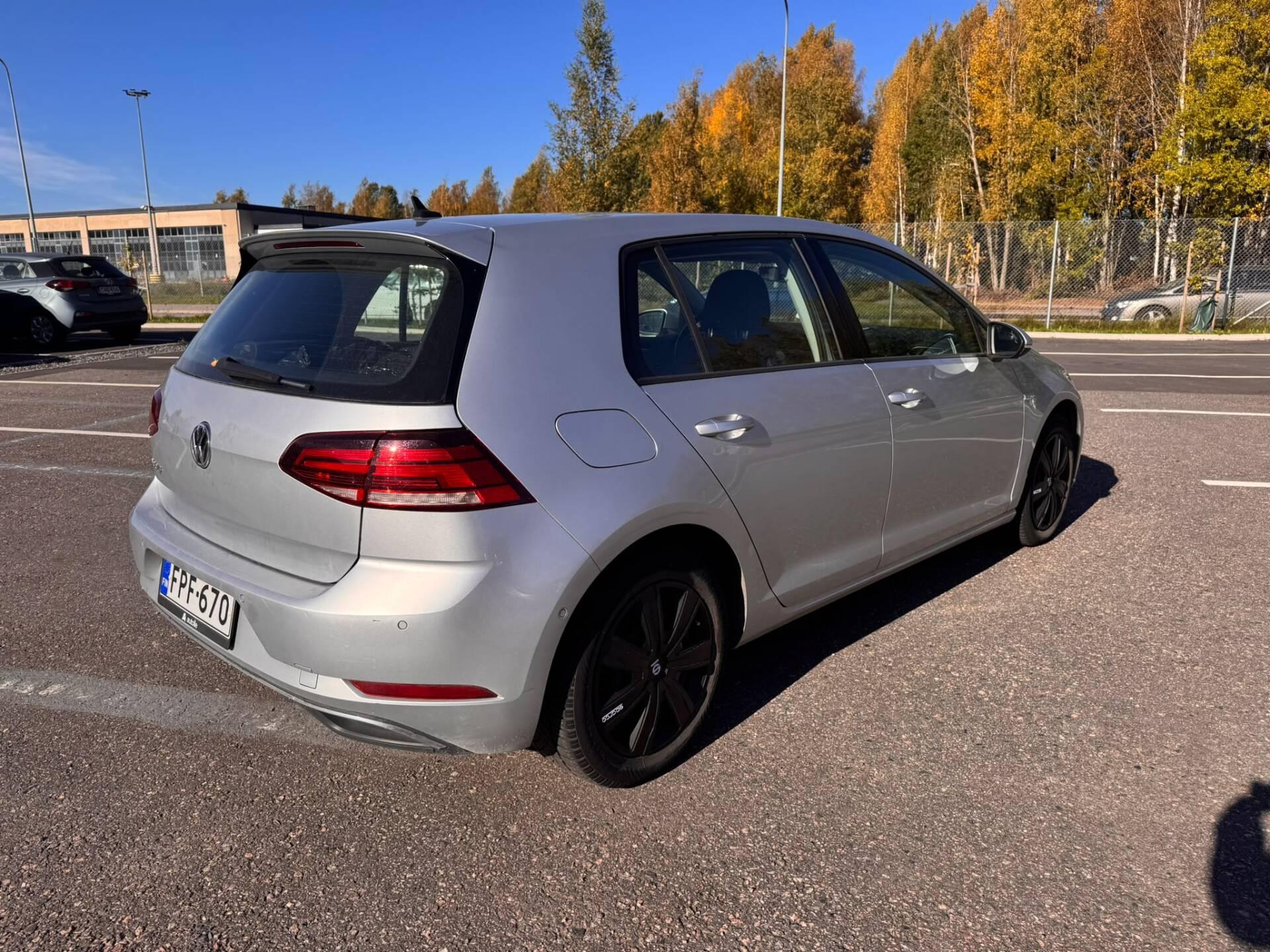 Näytä kaikki kuvat: 2019 Volkswagen Golf
