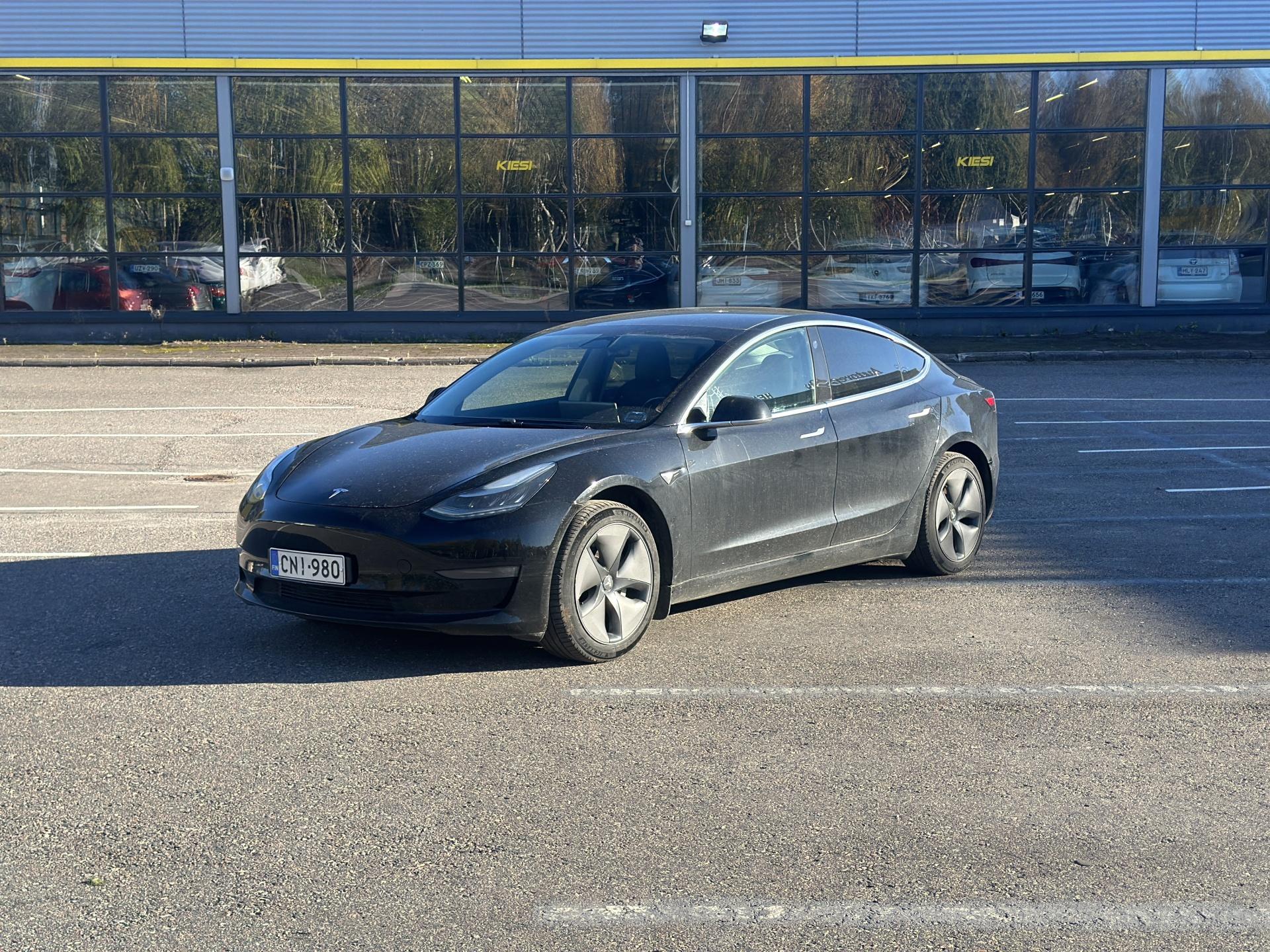 Pienoiskuva 3: 2019 Tesla Model 3