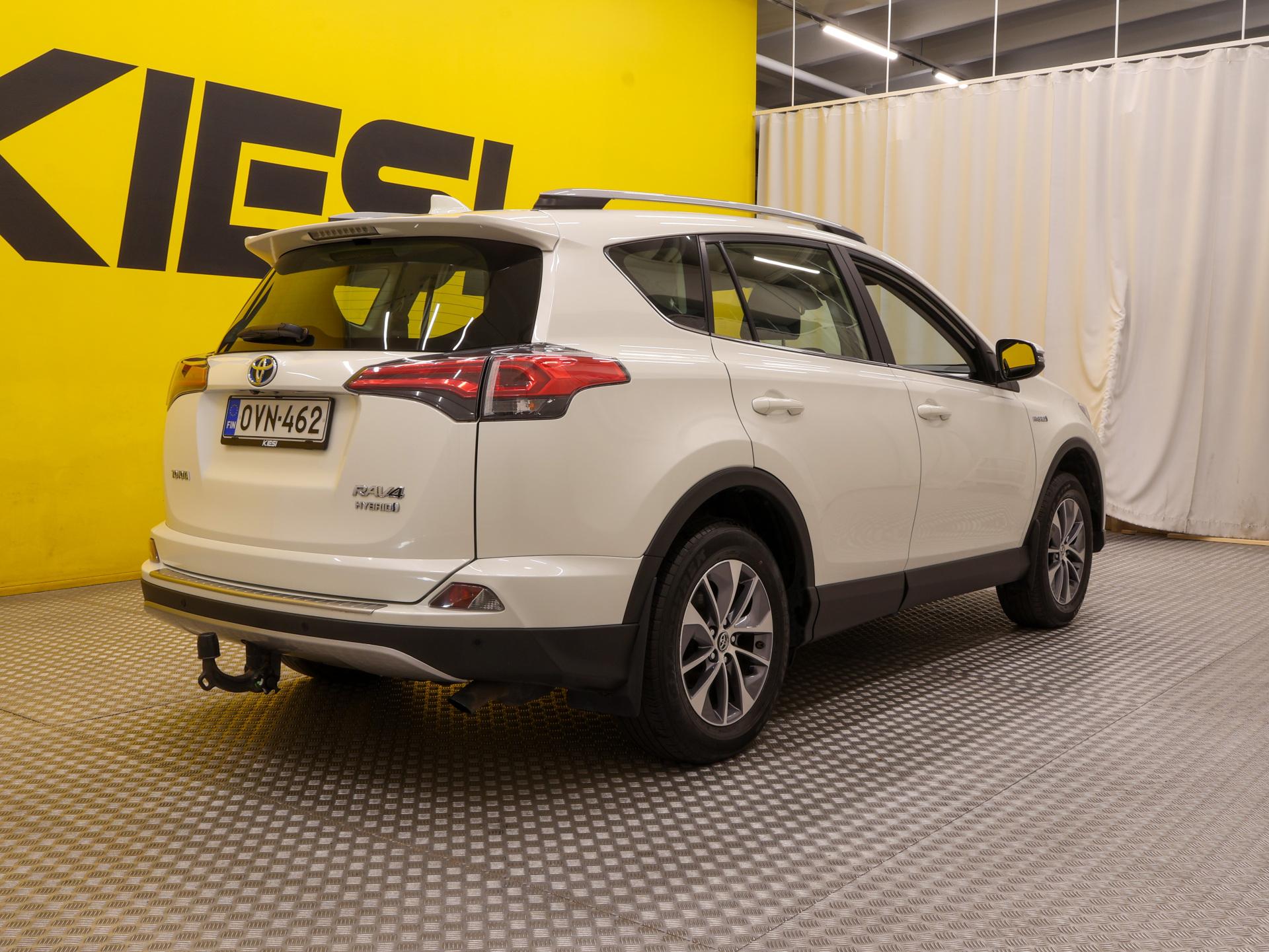 Pienoiskuva 3: 2017 Toyota RAV4