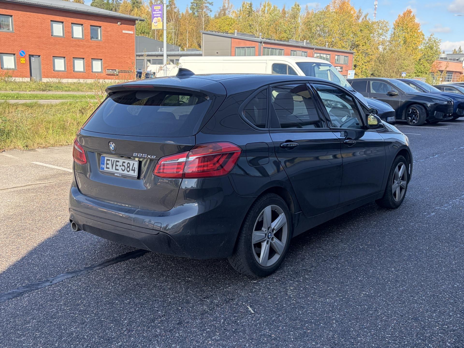 Näytä kaikki kuvat: 2019 BMW 225