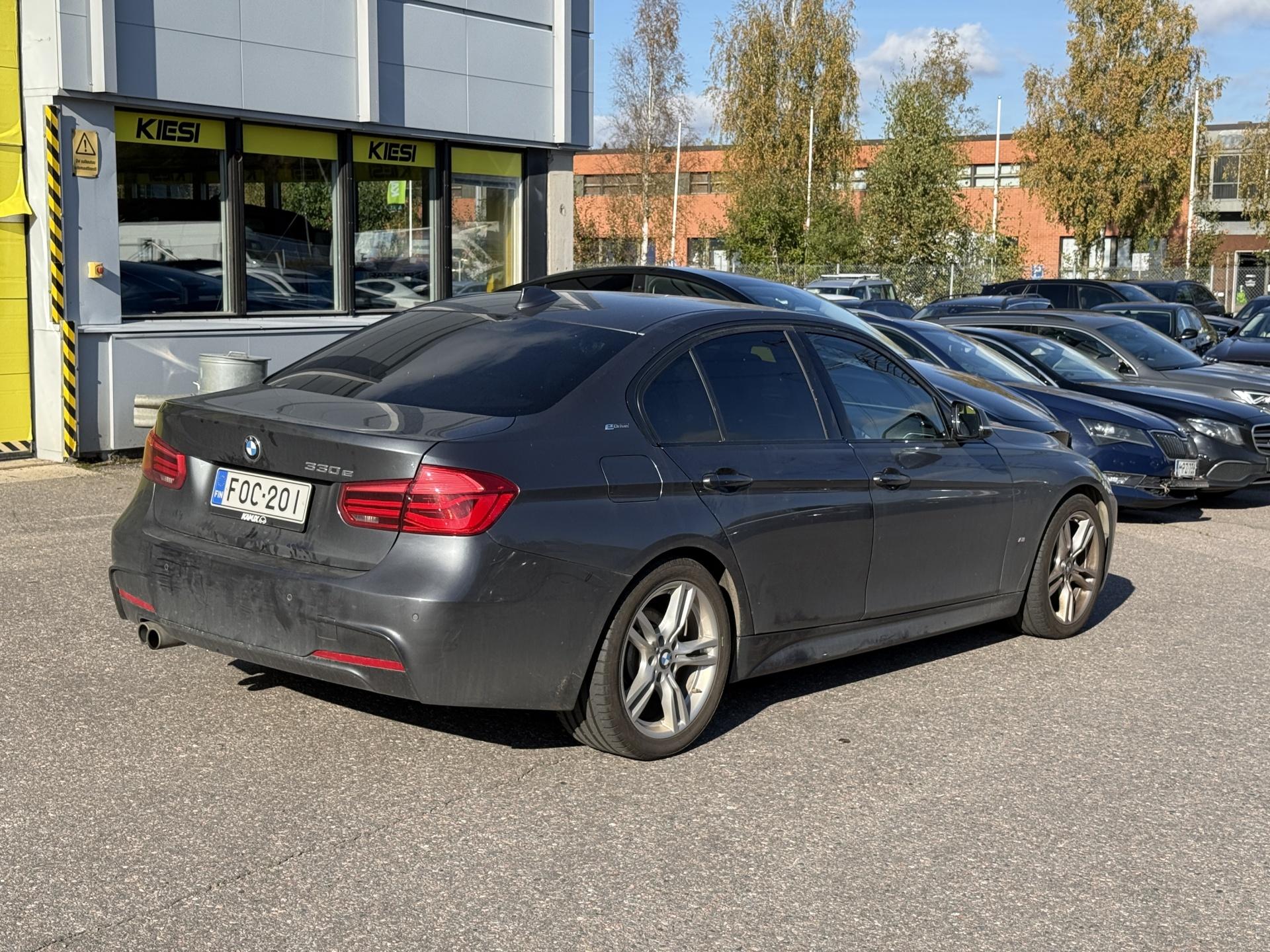 Pienoiskuva 3: 2018 BMW 330