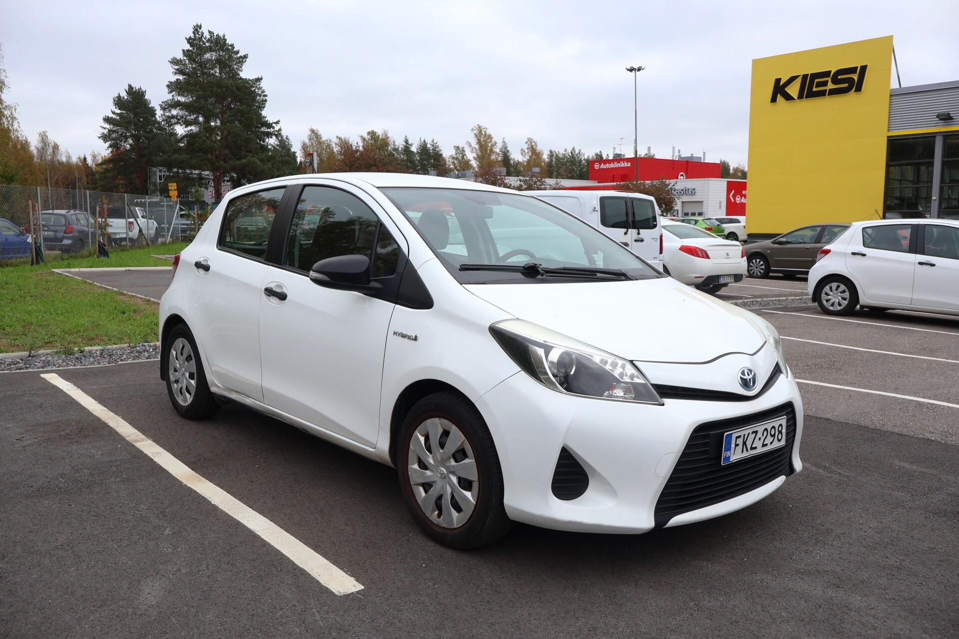 Pienoiskuva 3: 2013 Toyota Yaris
