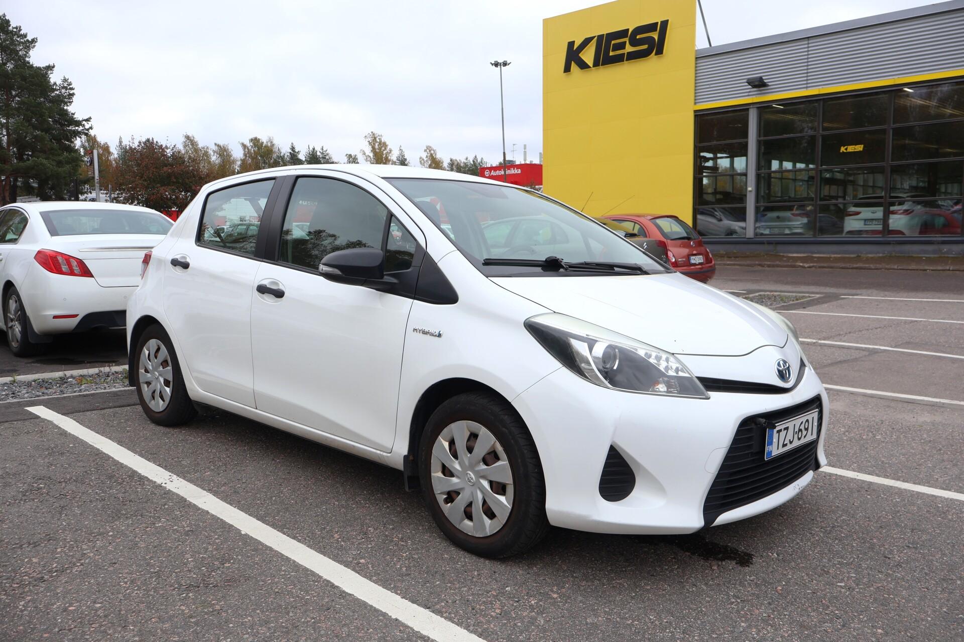 Pienoiskuva 3: 2014 Toyota Yaris