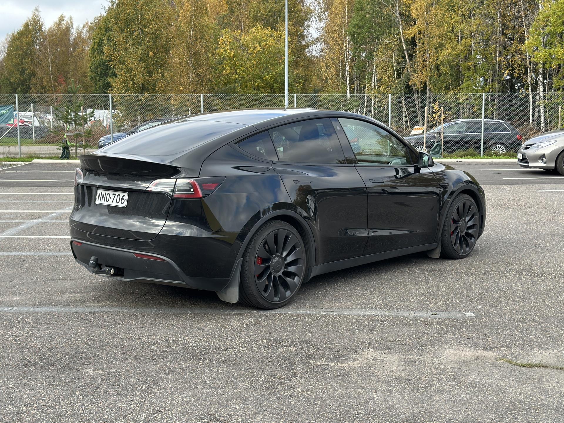 Näytä kaikki kuvat: 2022 Tesla Model Y