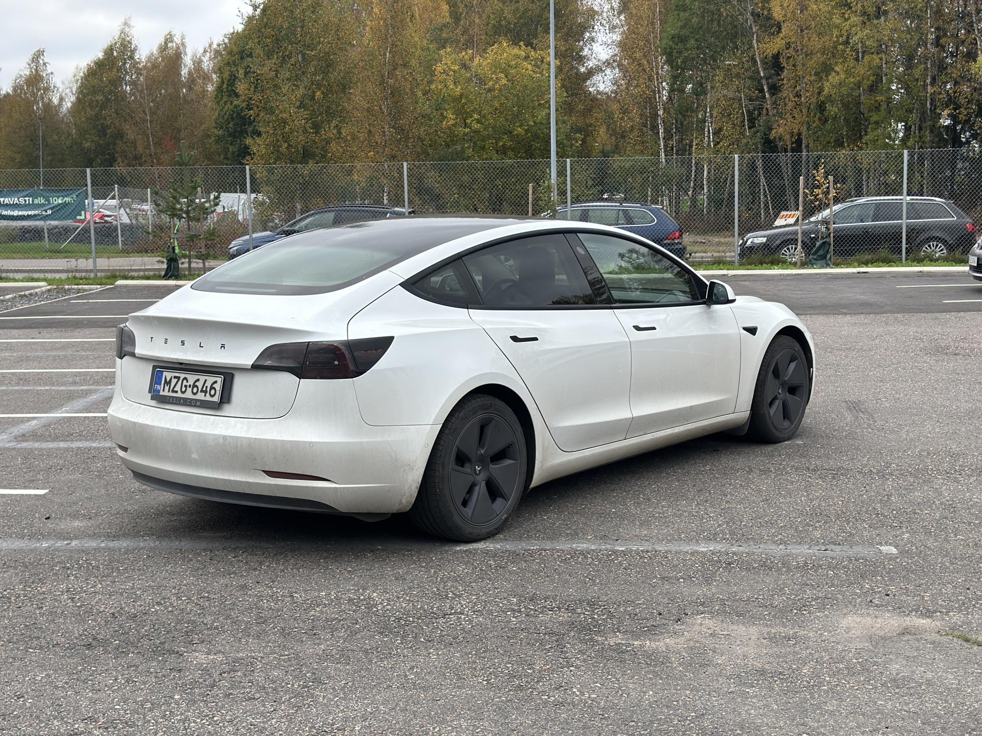 Näytä kaikki kuvat: 2021 Tesla Model 3