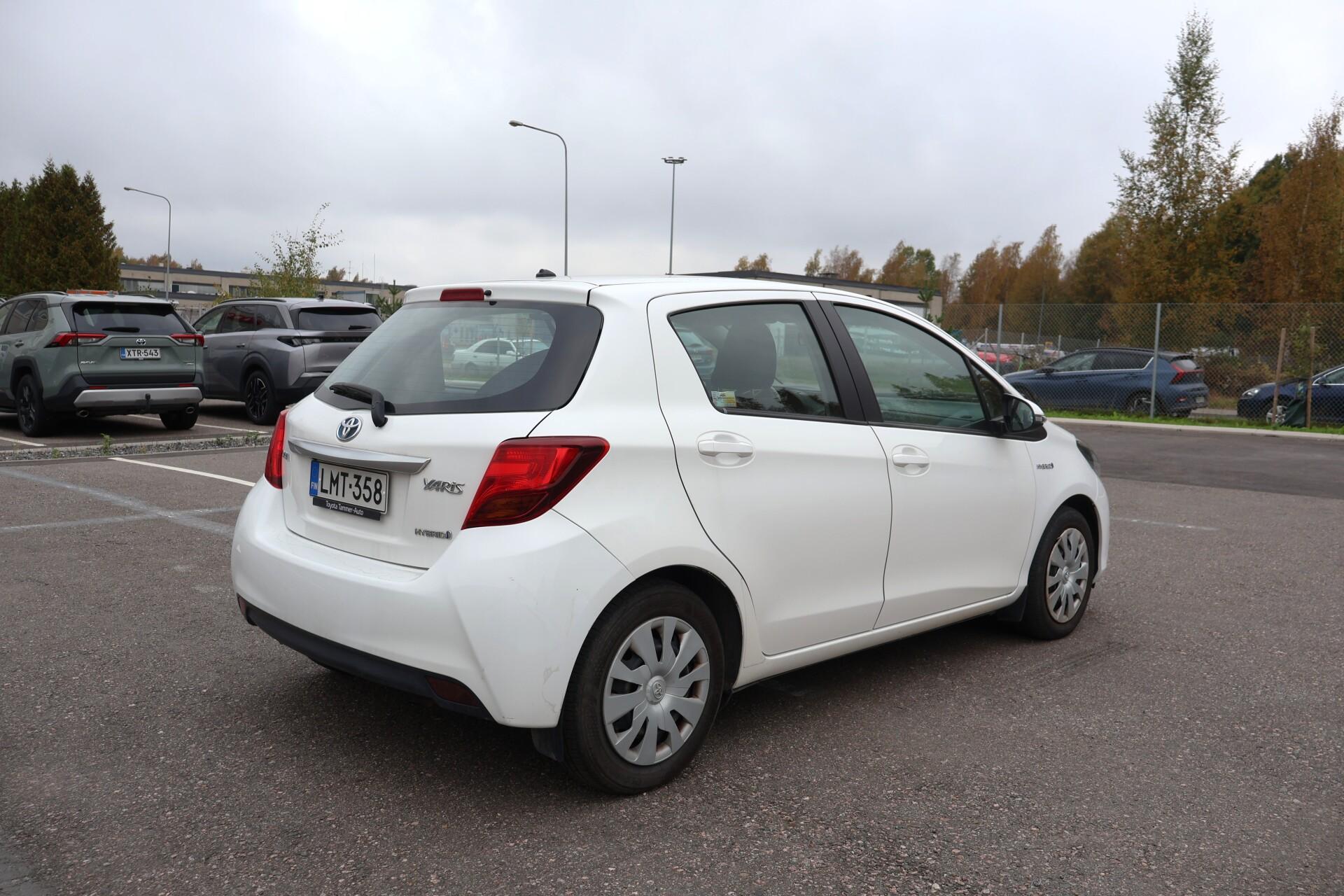 Näytä kaikki kuvat: 2015 Toyota Yaris