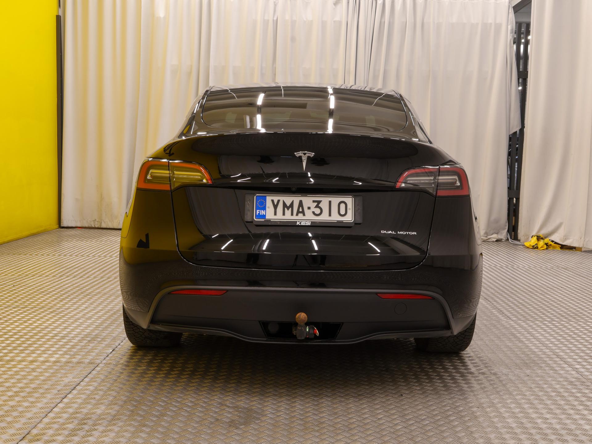 Näytä kaikki kuvat: 2023 Tesla Model Y