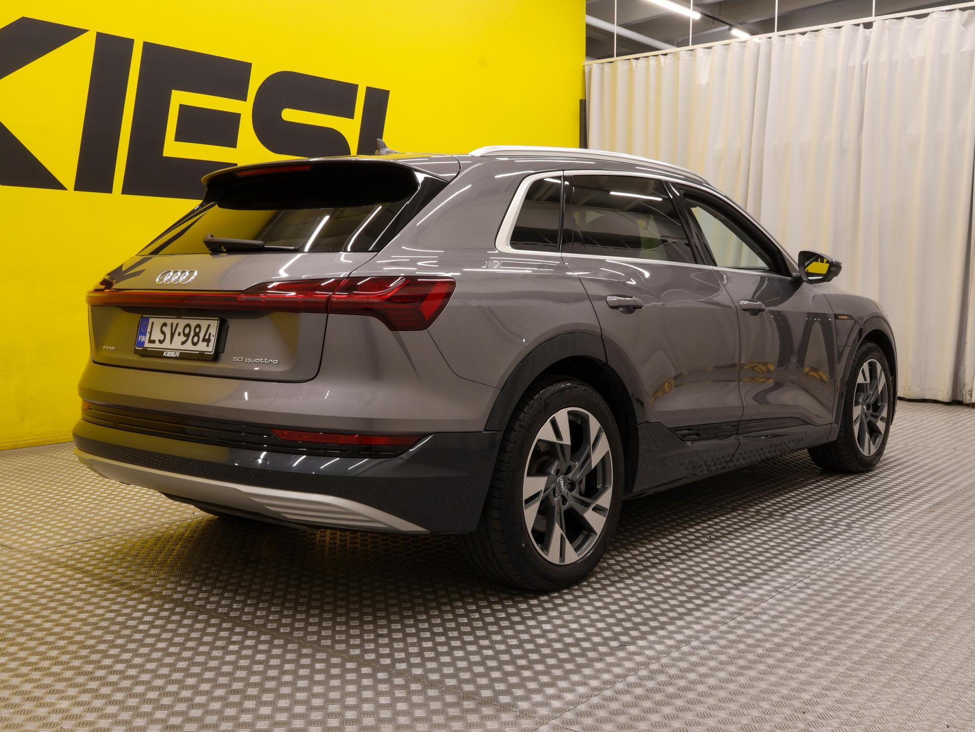Pienoiskuva 2: 2020 Audi e-tron