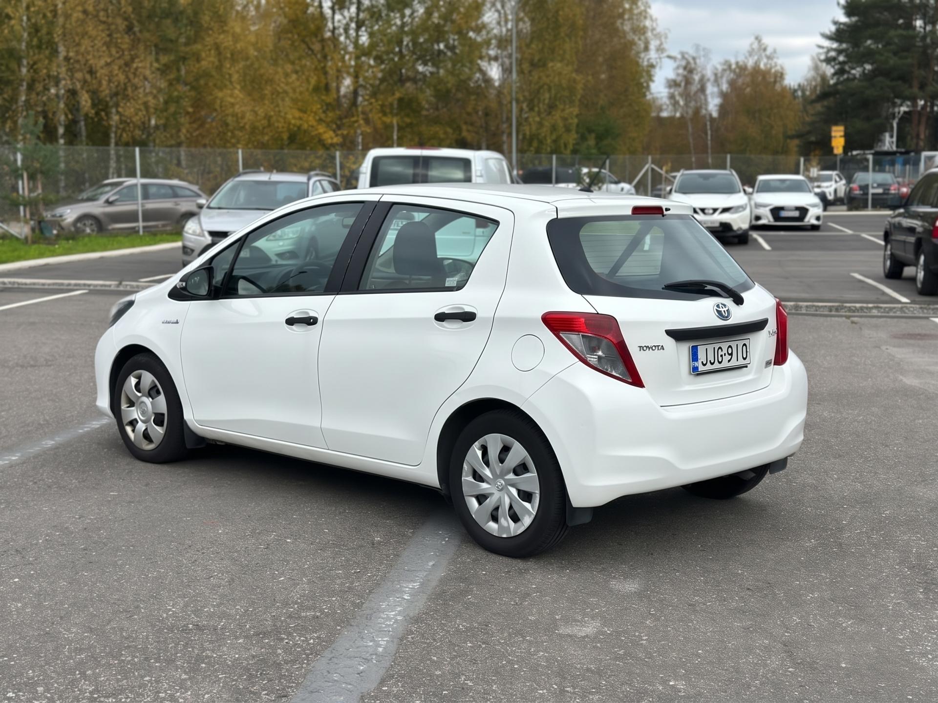 Näytä kaikki kuvat: 2014 Toyota Yaris