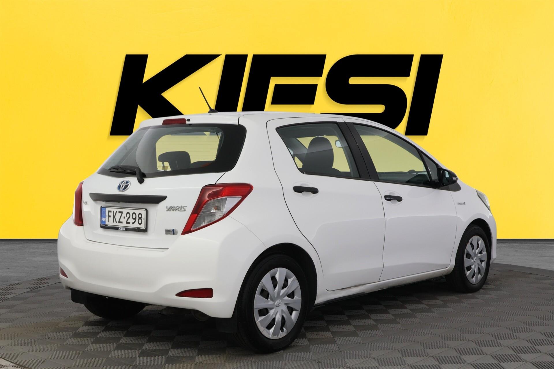 Pienoiskuva 3: 2013 Toyota Yaris