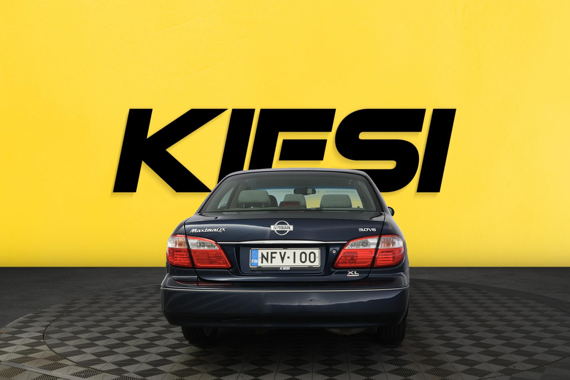 Pienoiskuva 3: 2004 Nissan Maxima