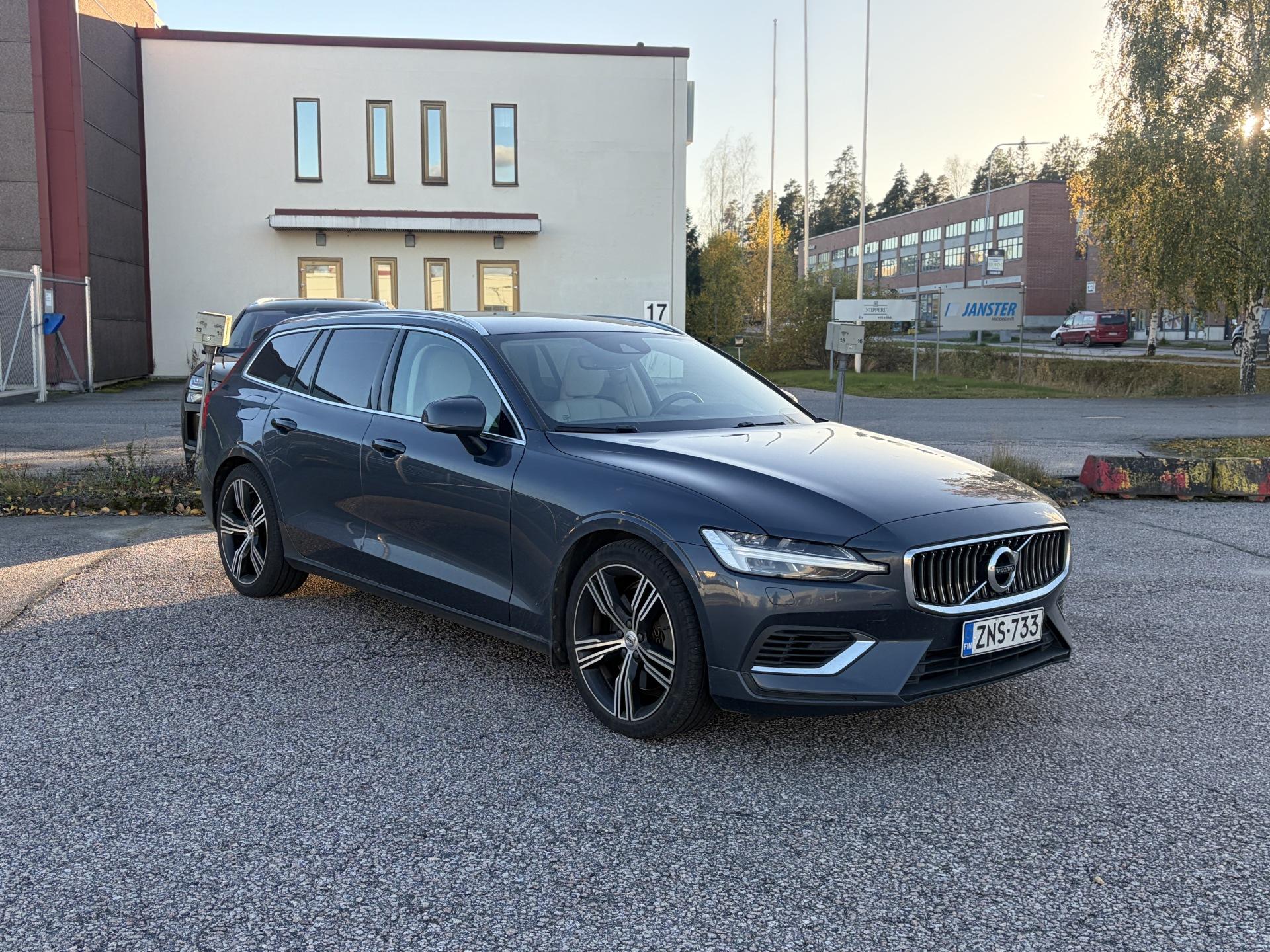 Pienoiskuva 3: 2022 Volvo V60