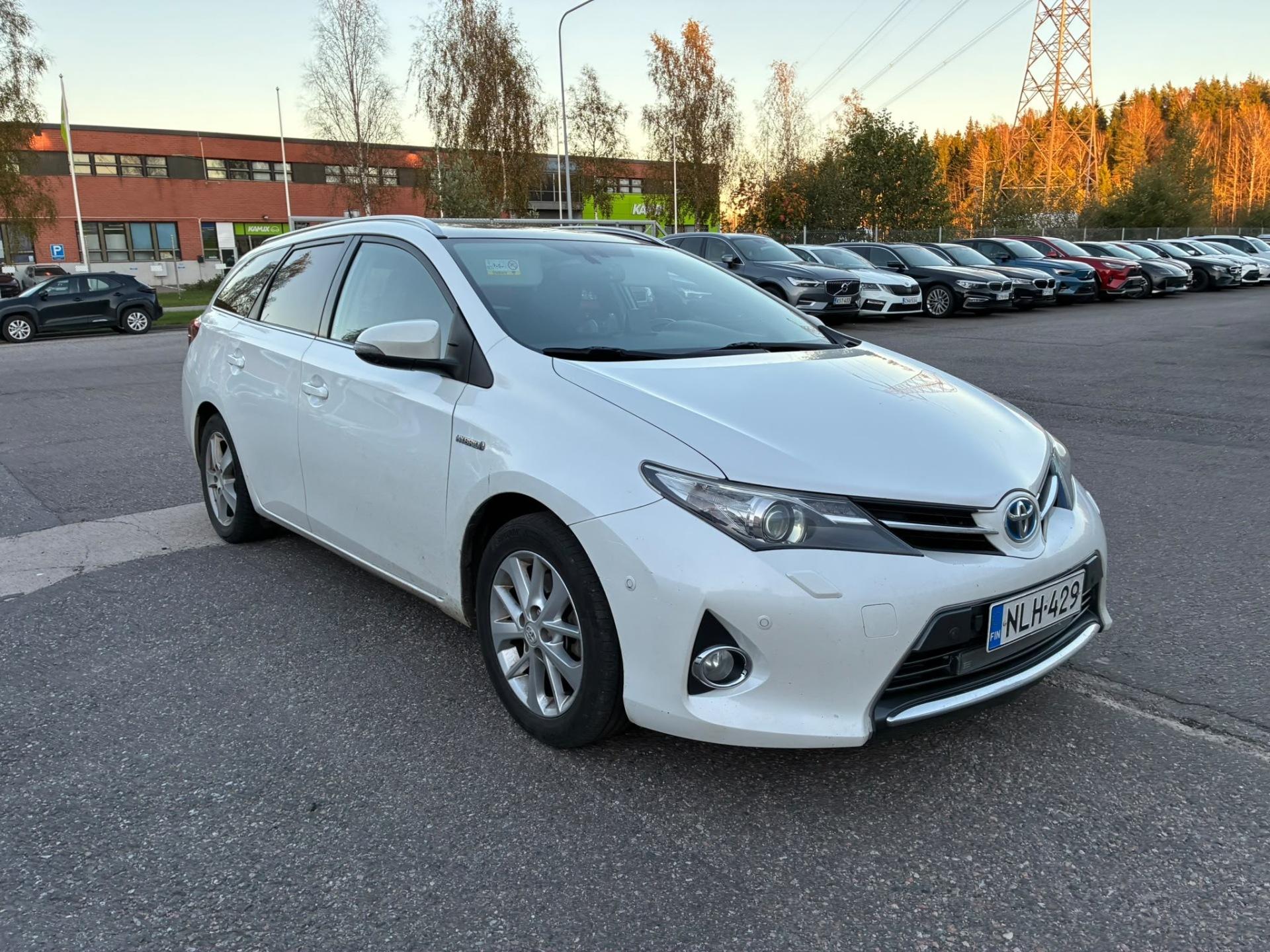 Pienoiskuva 3: 2014 Toyota Auris