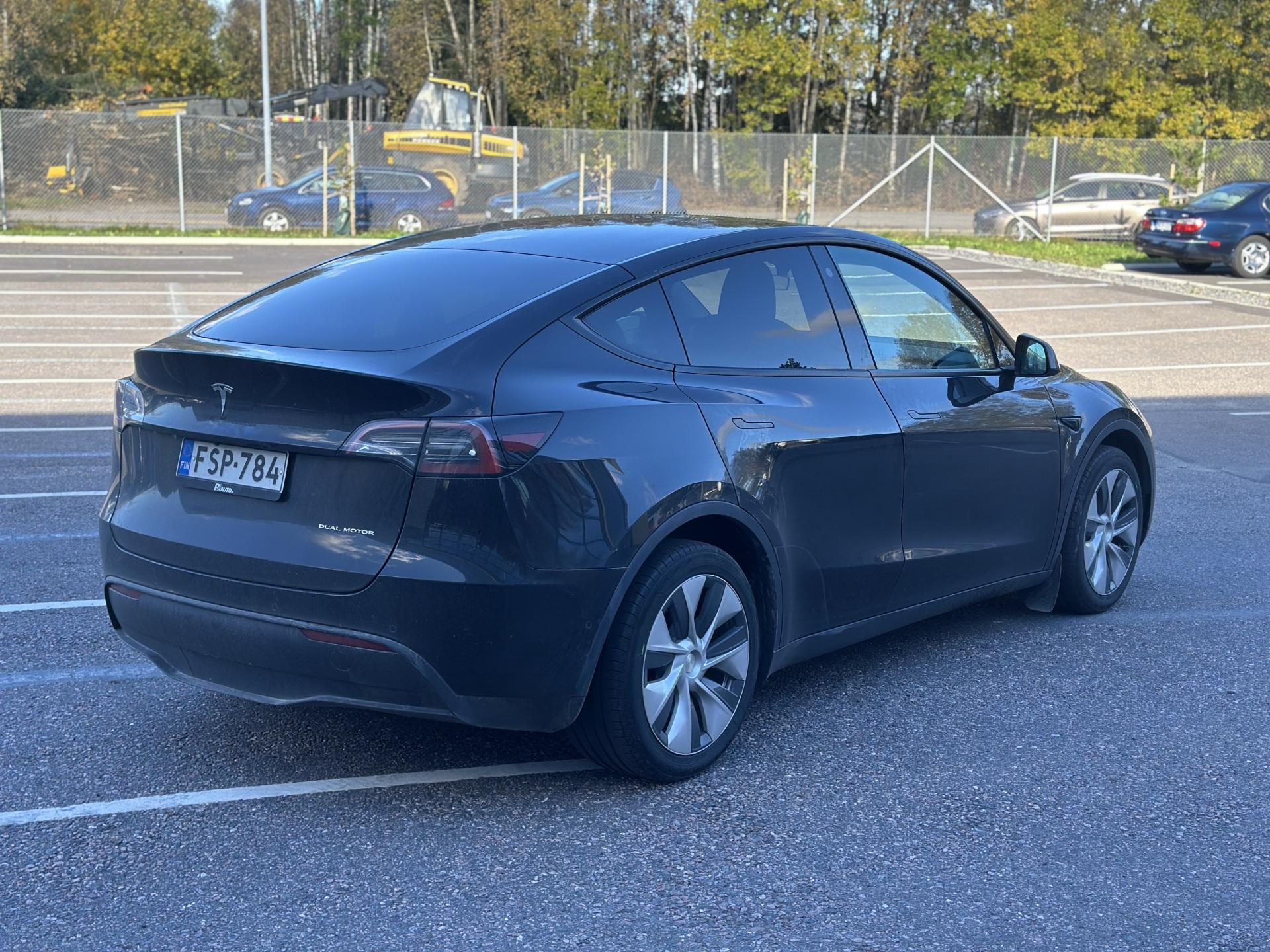Näytä kaikki kuvat: 2022 Tesla Model Y