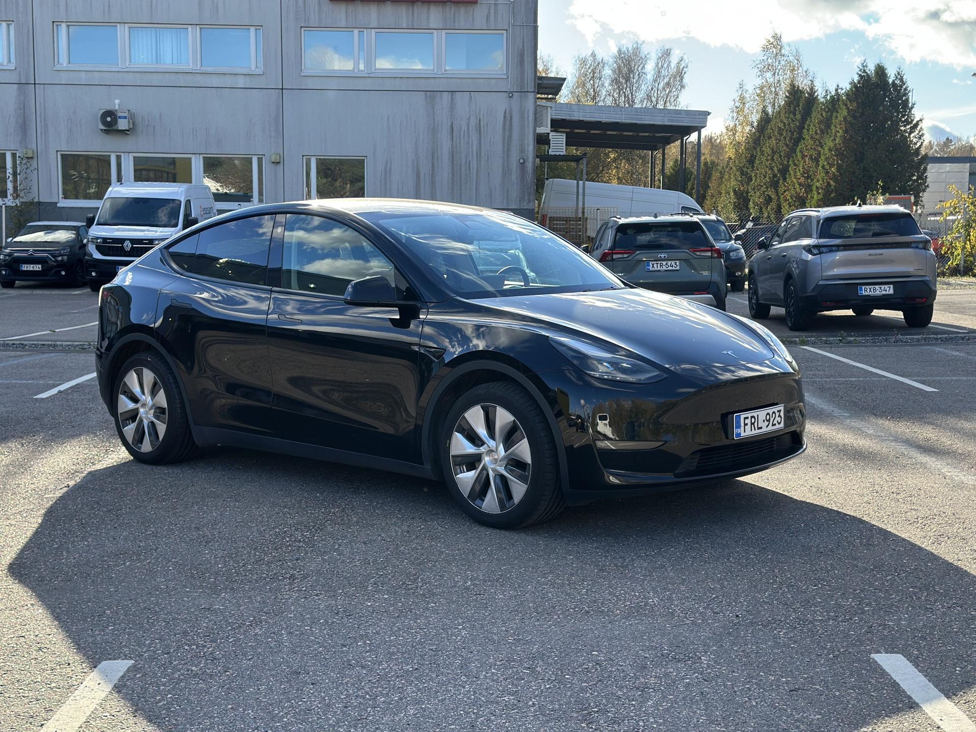 Pienoiskuva 3: 2023 Tesla Model Y